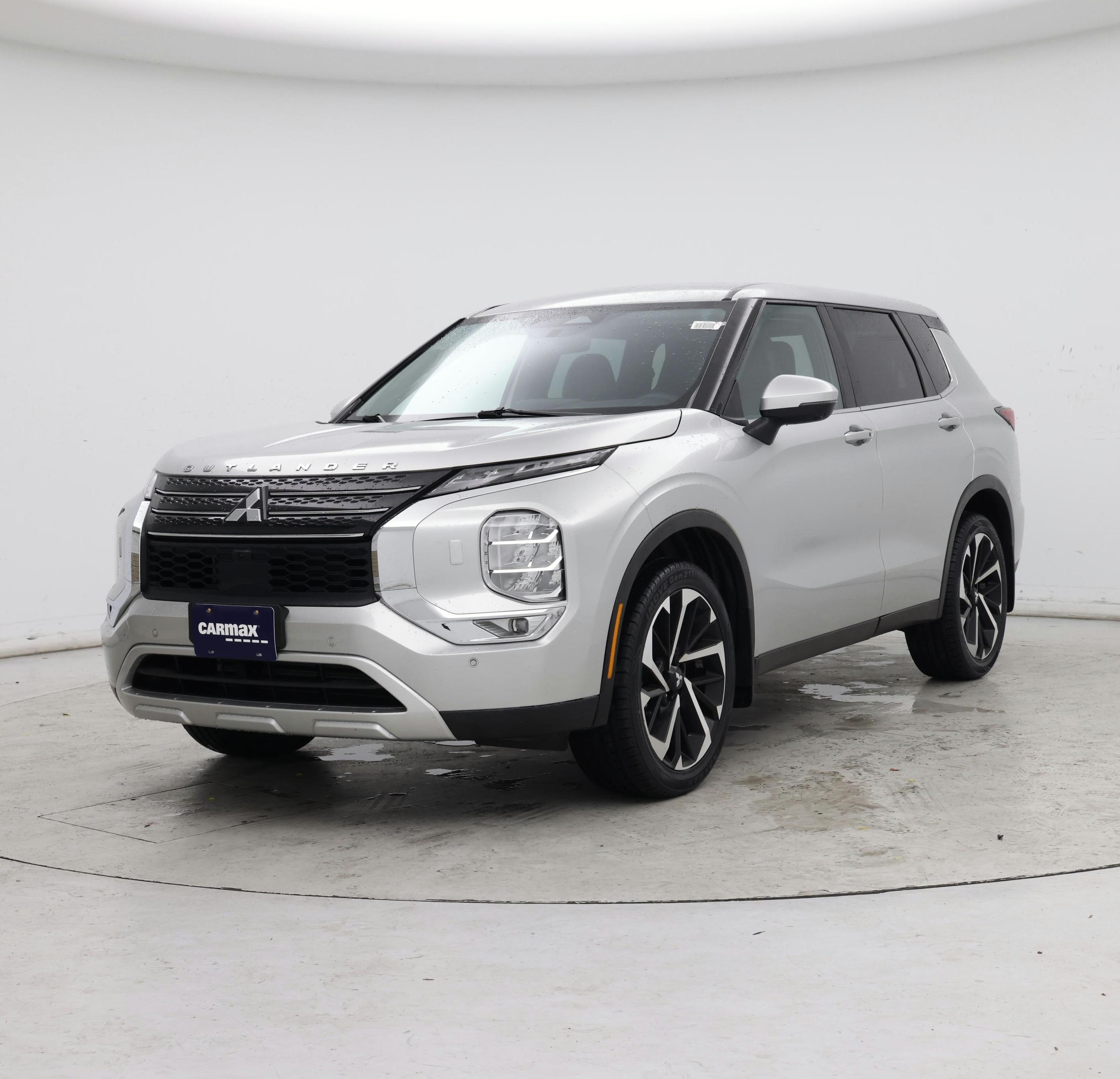 Thumbnail: 2023 Mitsubishi Outlander - 4