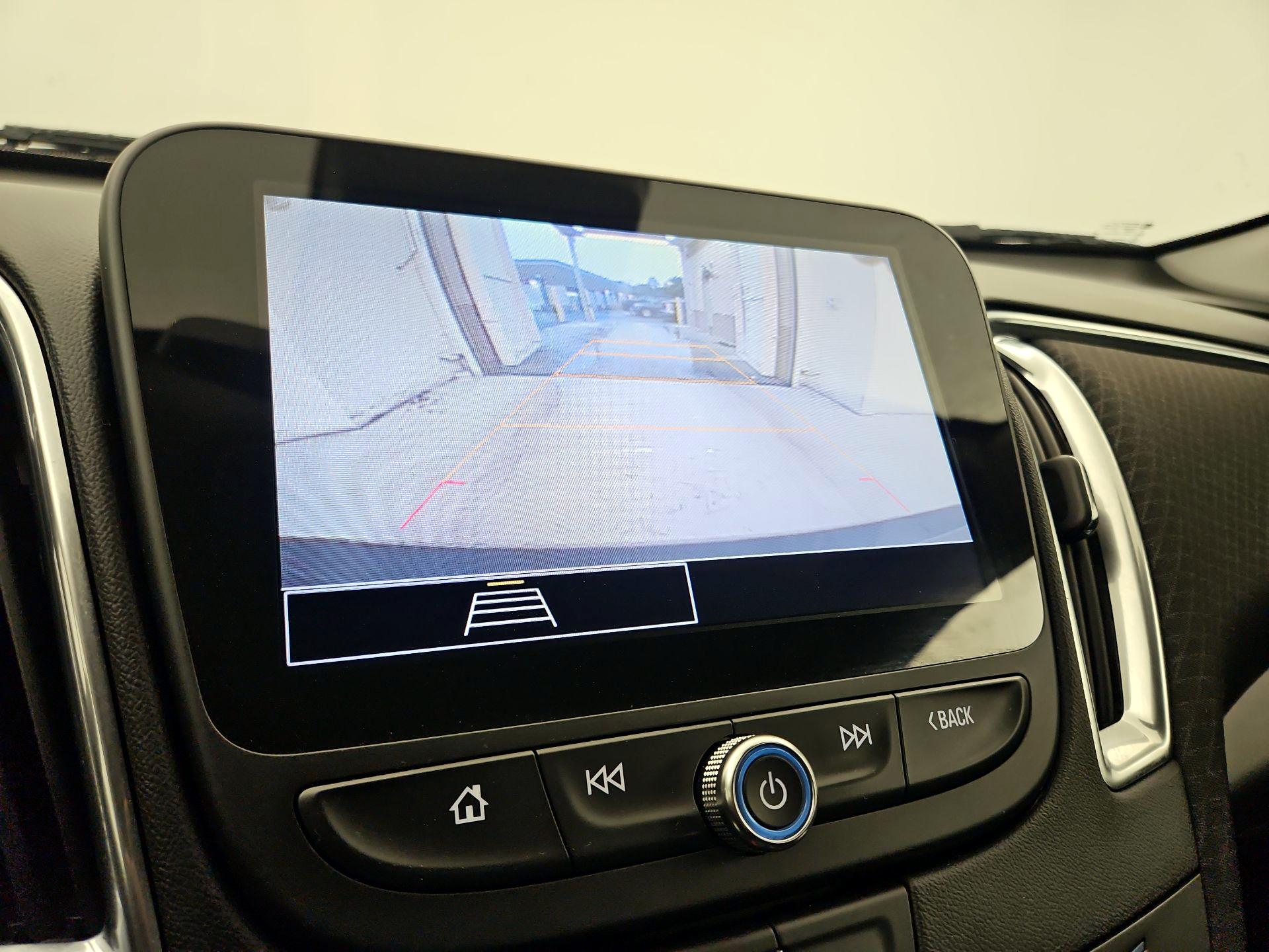 Thumbnail: 2021 Chevrolet Malibu - 14