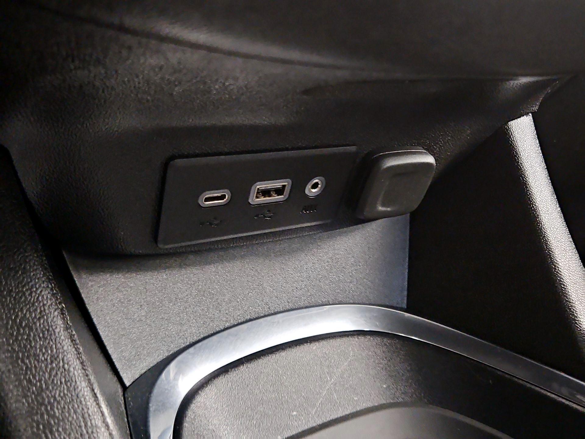 Thumbnail: 2021 Chevrolet Malibu - 18