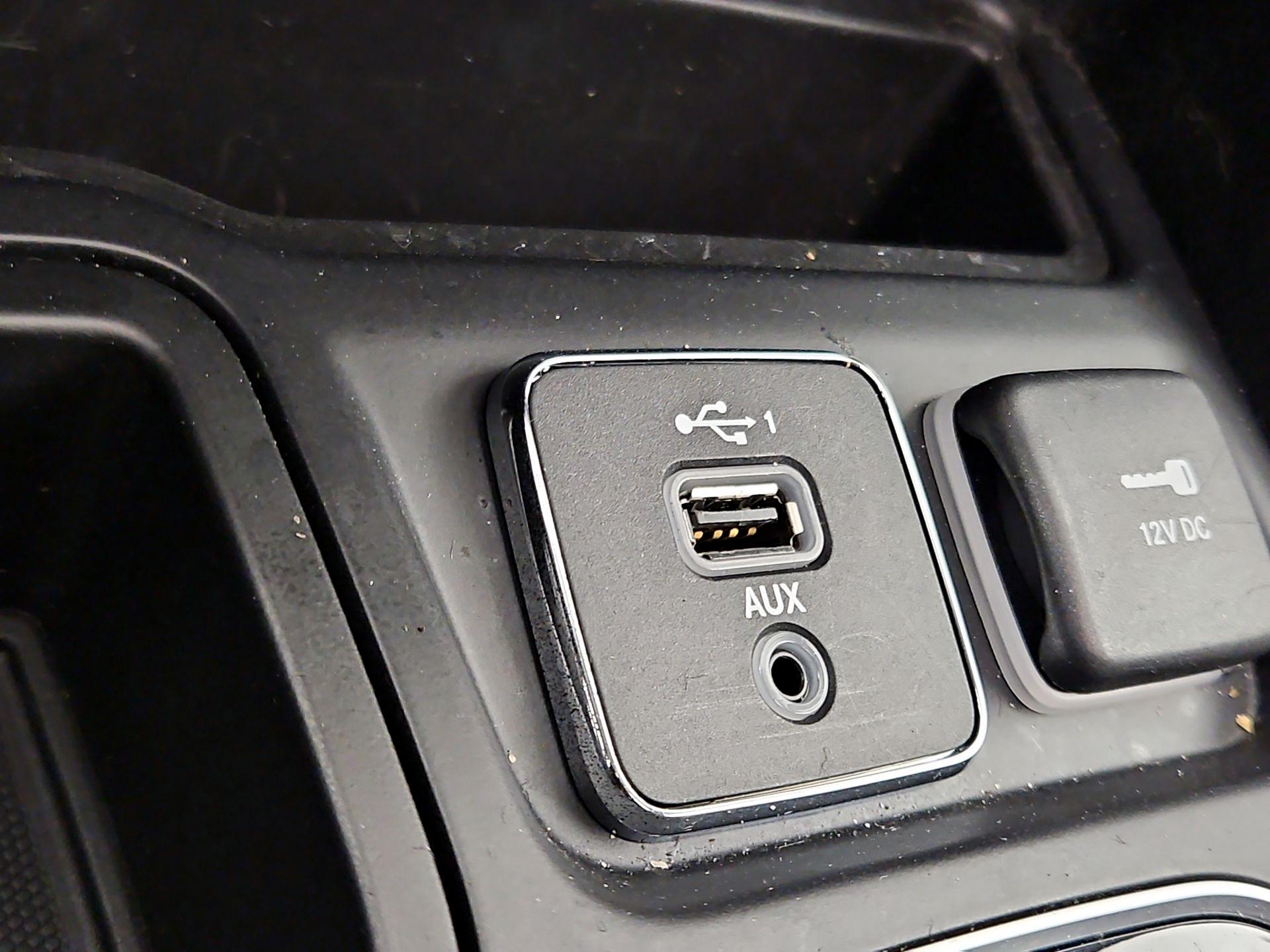 Thumbnail: 2021 Jeep Cherokee - 18