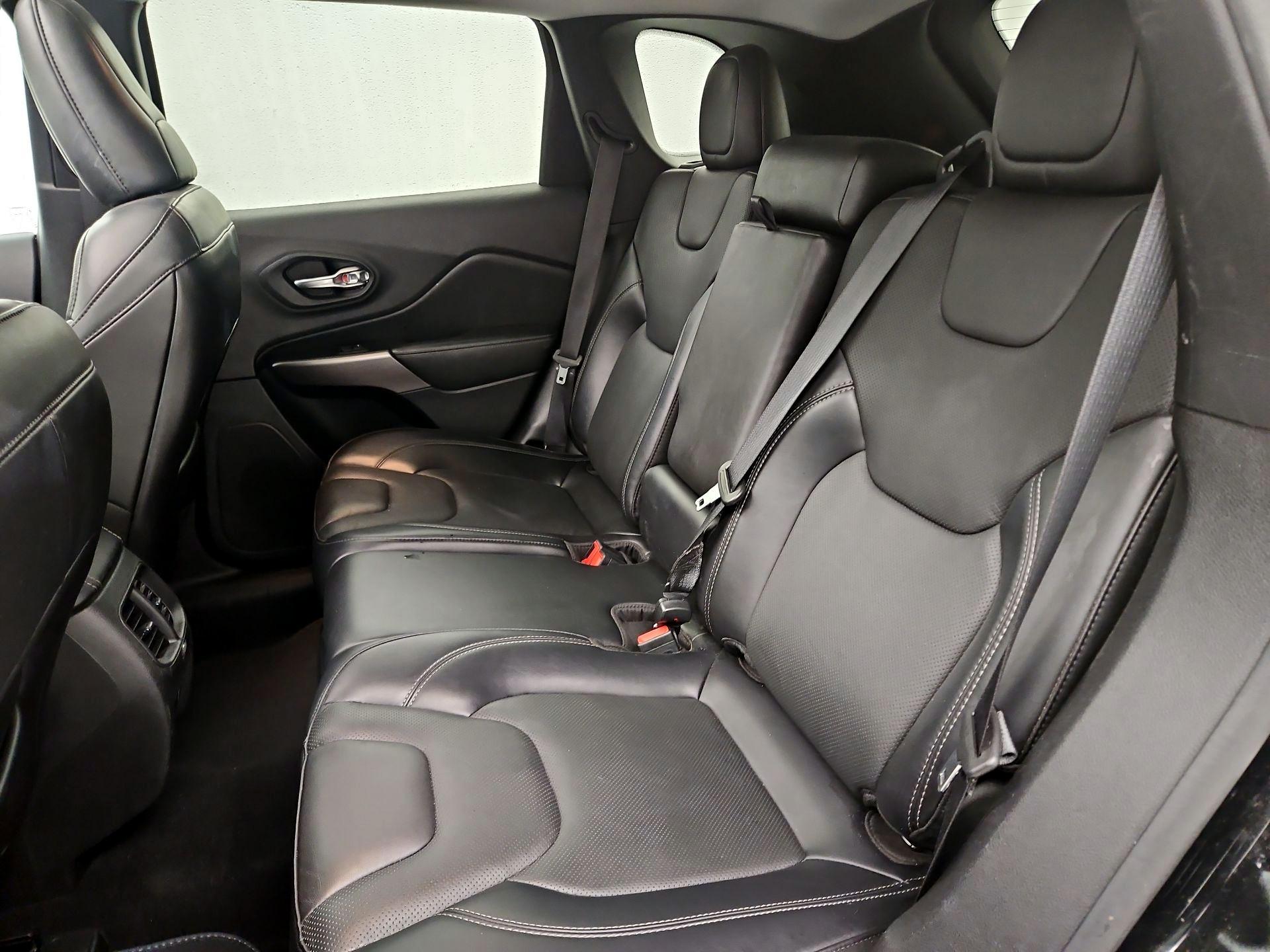 Thumbnail: 2021 Jeep Cherokee - 20