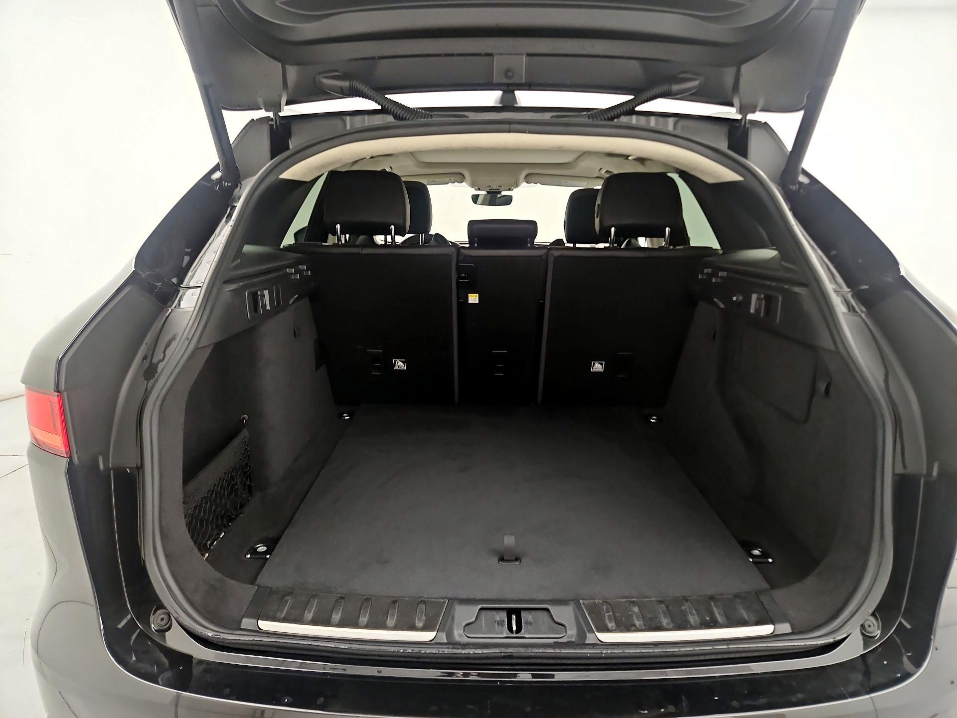 Thumbnail: 2020 Jaguar F-Pace - 20