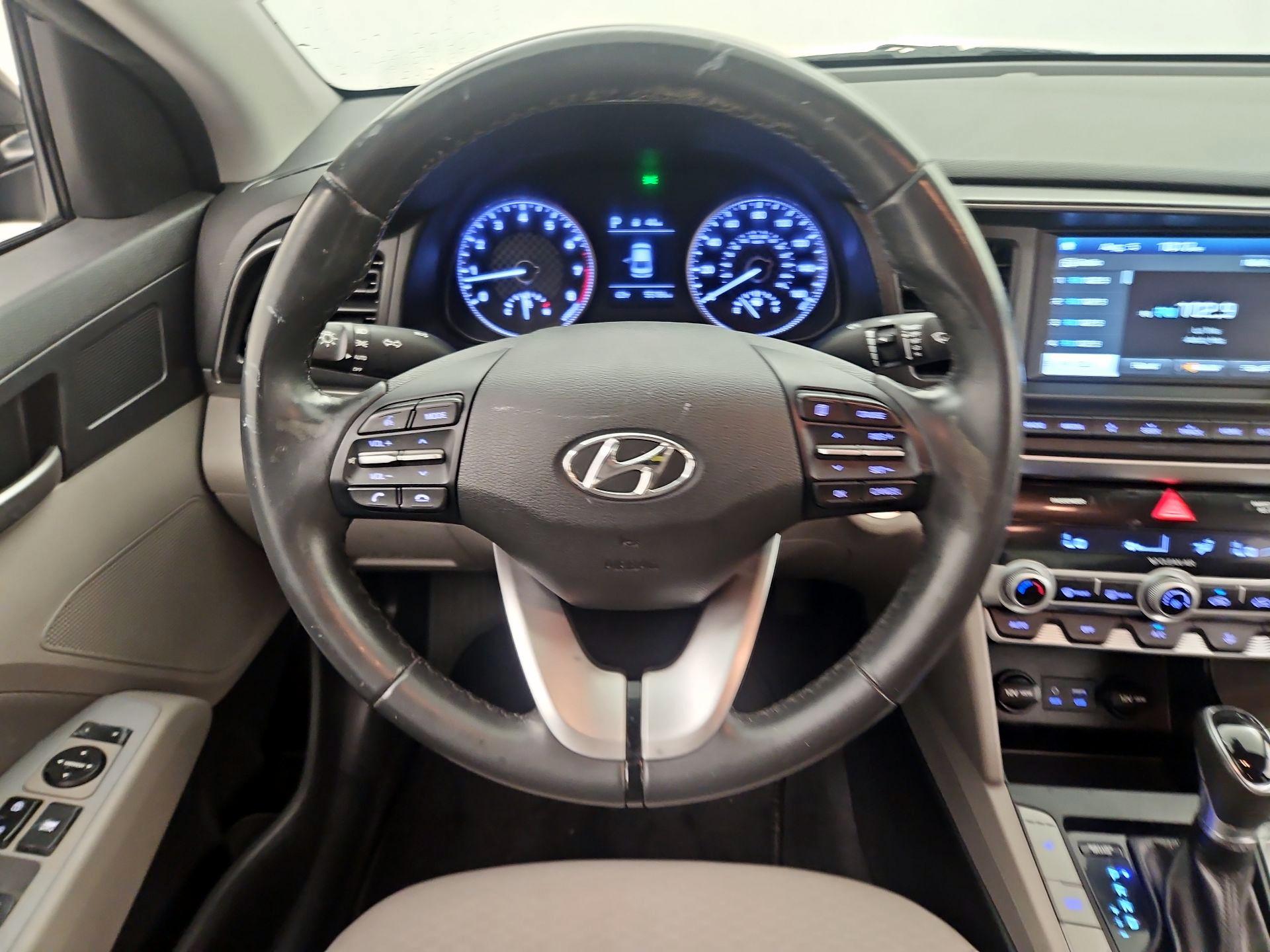 Thumbnail: 2020 Hyundai Elantra - 10