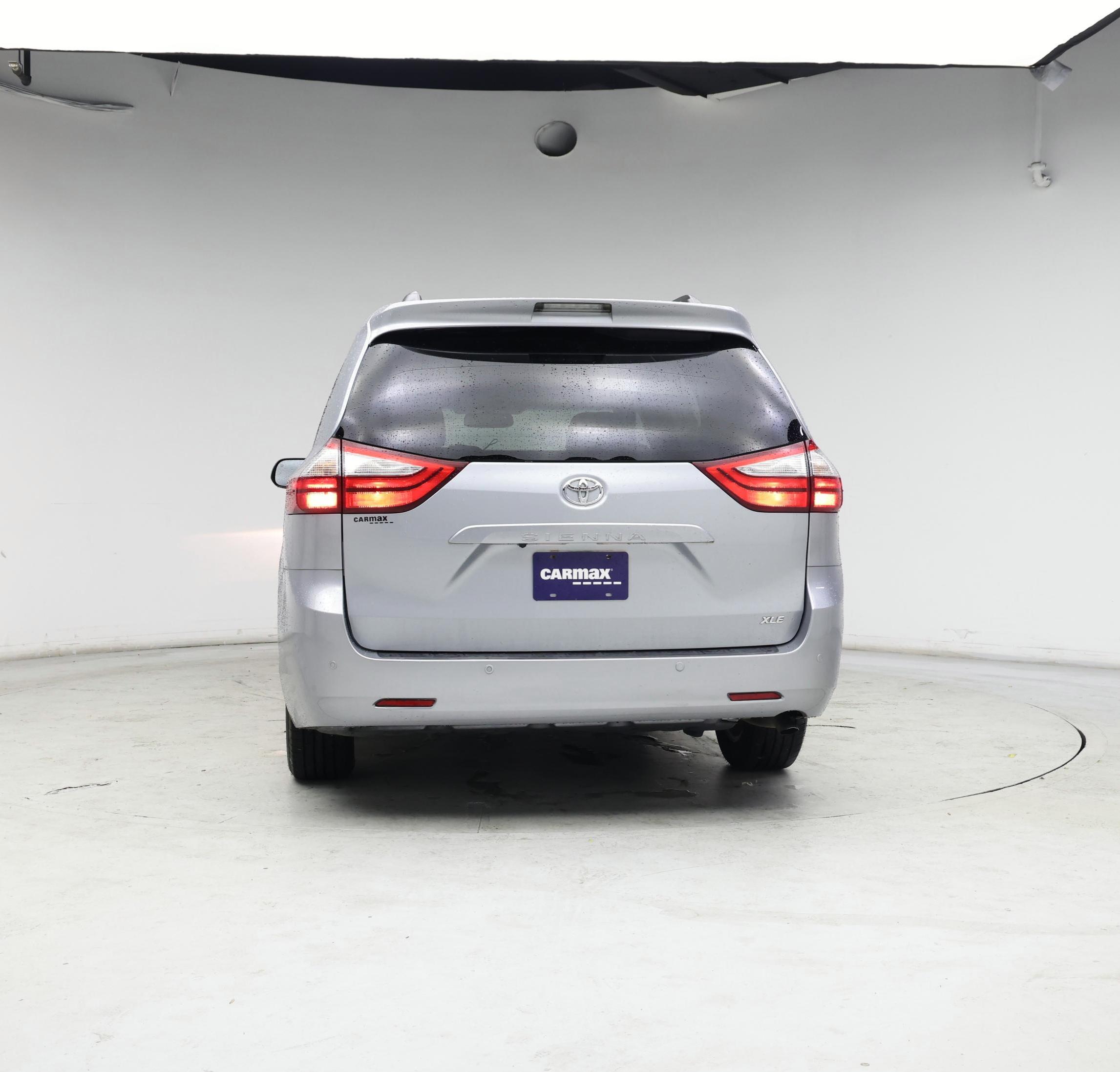 Thumbnail: 2015 Toyota Sienna - 6