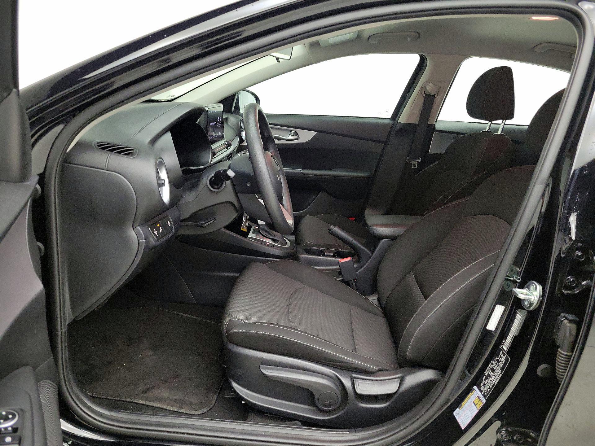 Thumbnail: 2023 Kia Forte - 11