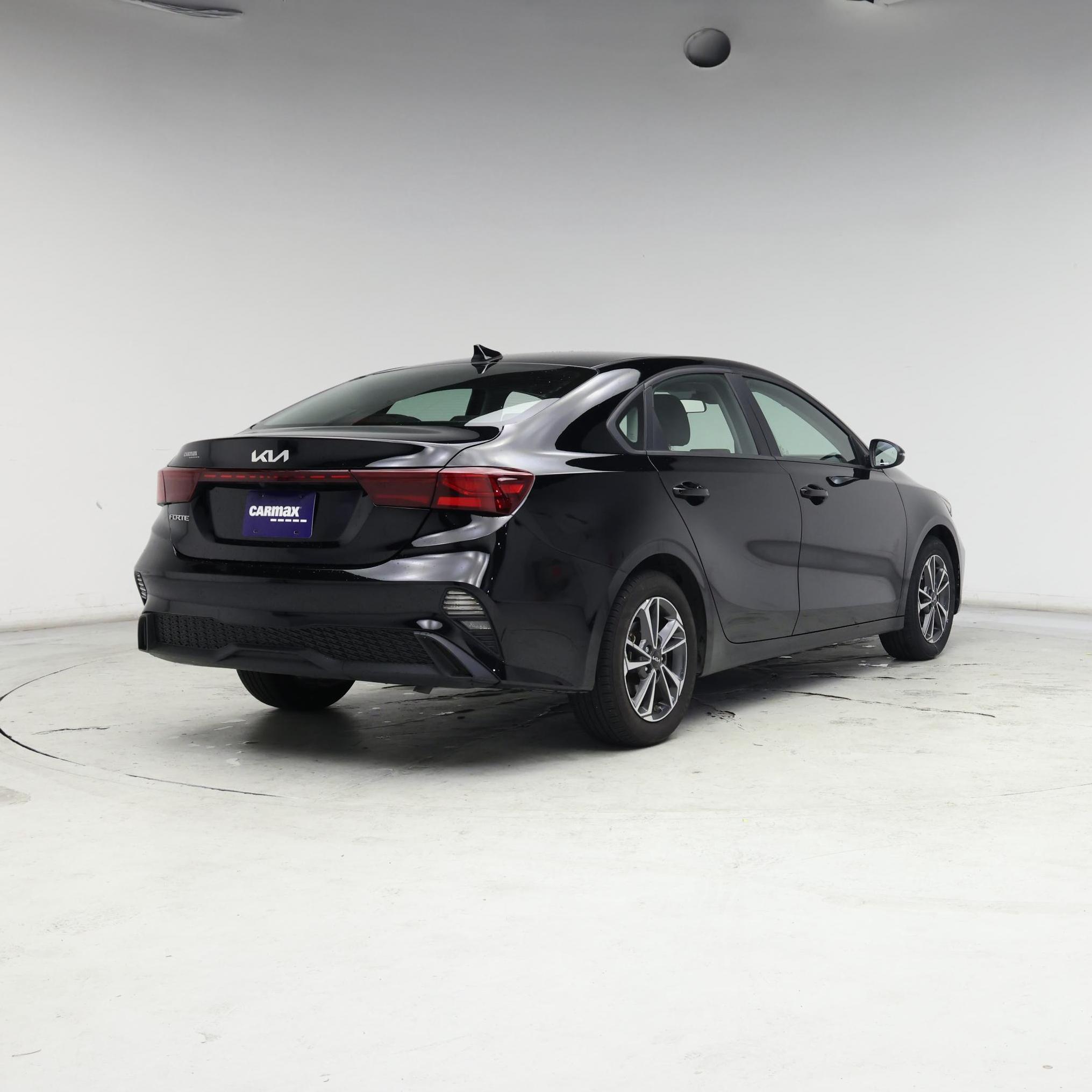 Thumbnail: 2023 Kia Forte - 8