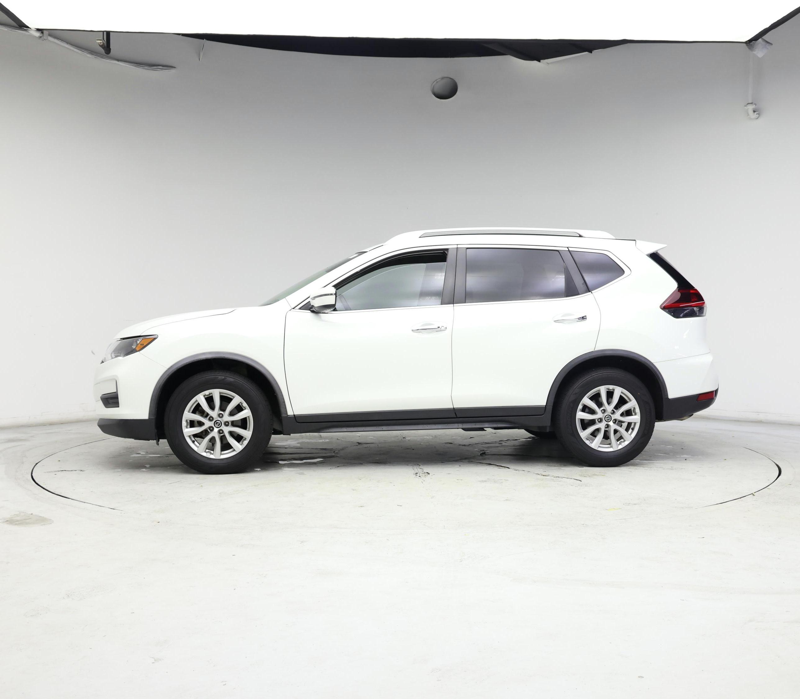 Thumbnail: 2020 Nissan Rogue - 3