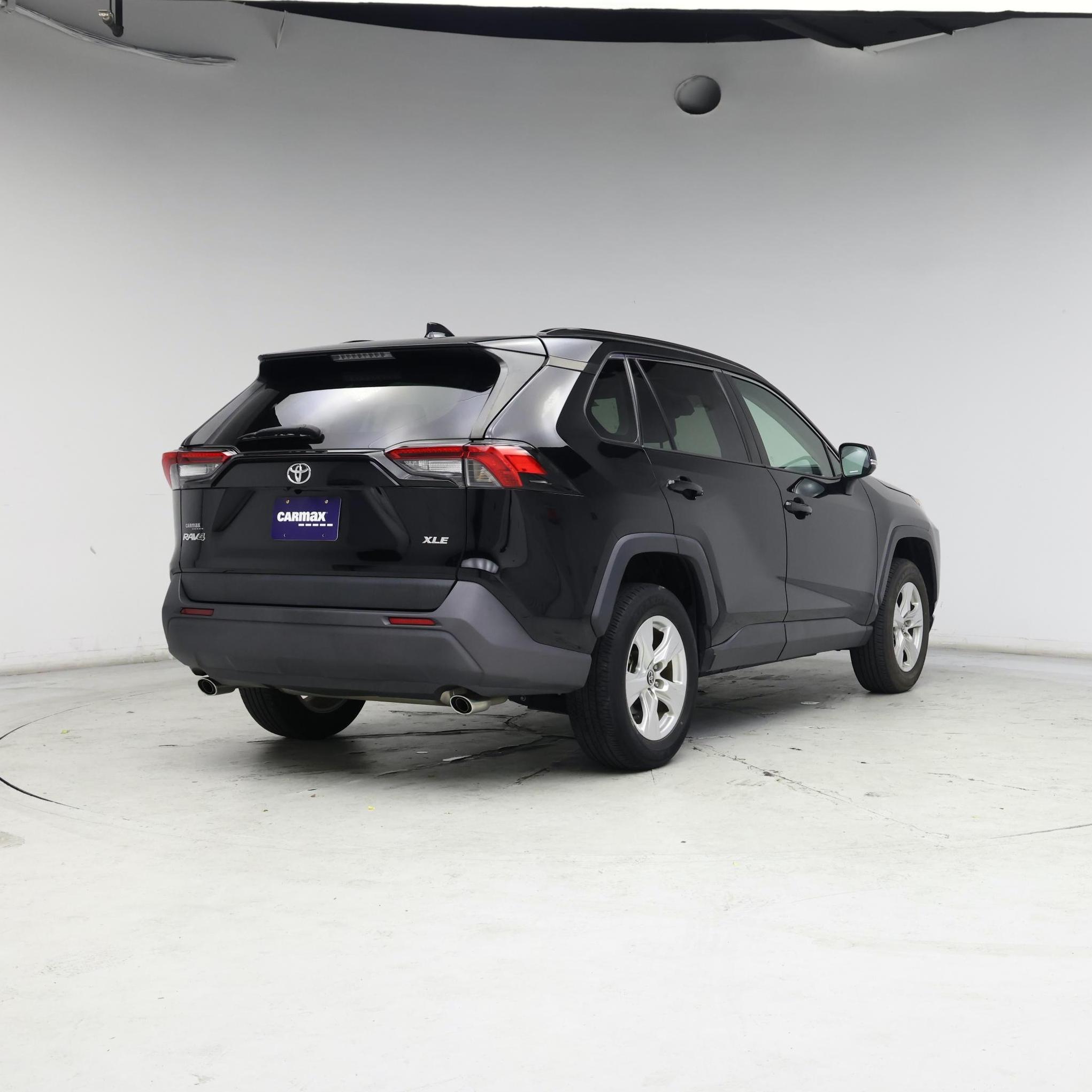 Thumbnail: 2021 Toyota RAV4 - 8