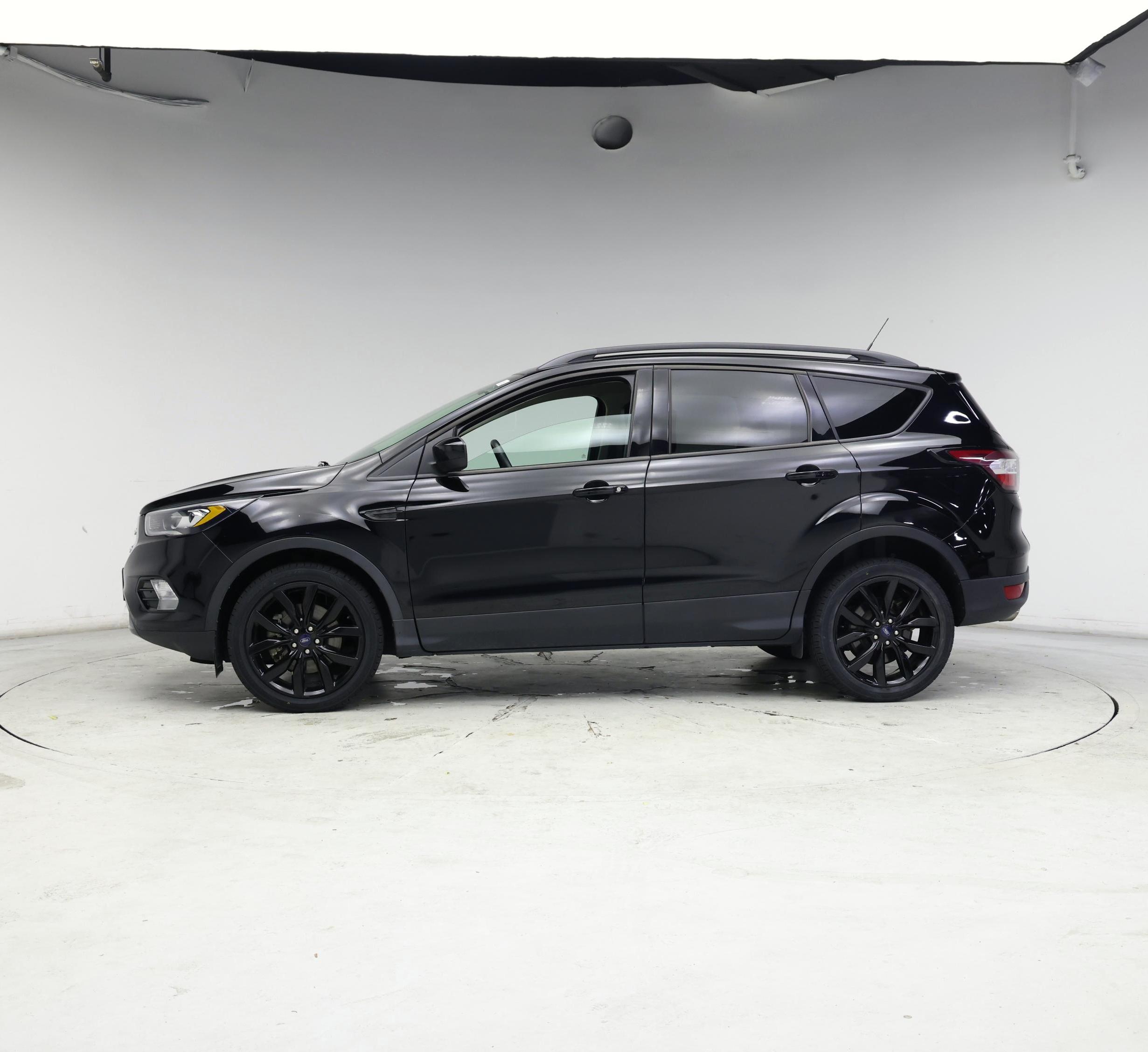 Thumbnail: 2018 Ford Escape - 3