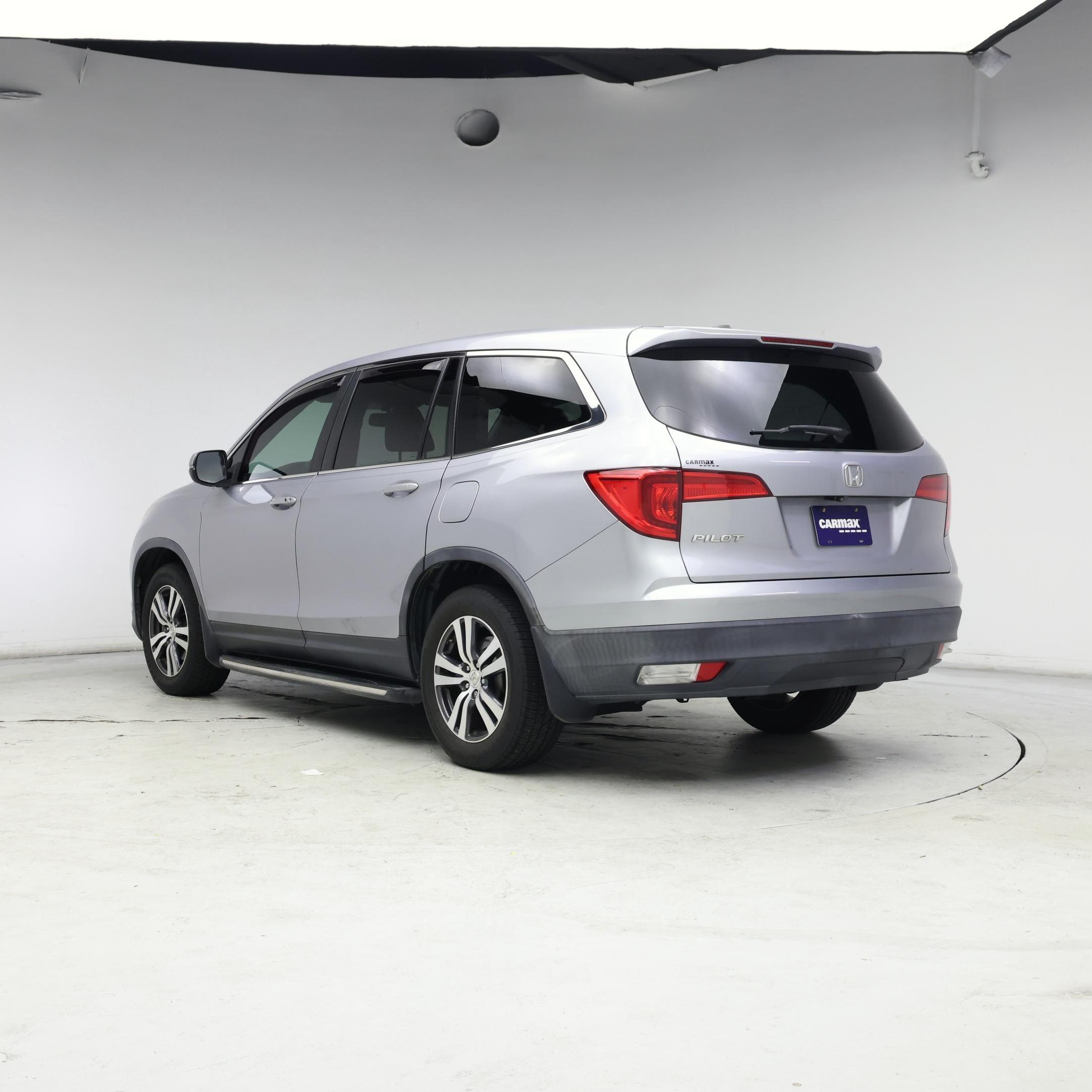 Thumbnail: 2018 Honda Pilot - 2