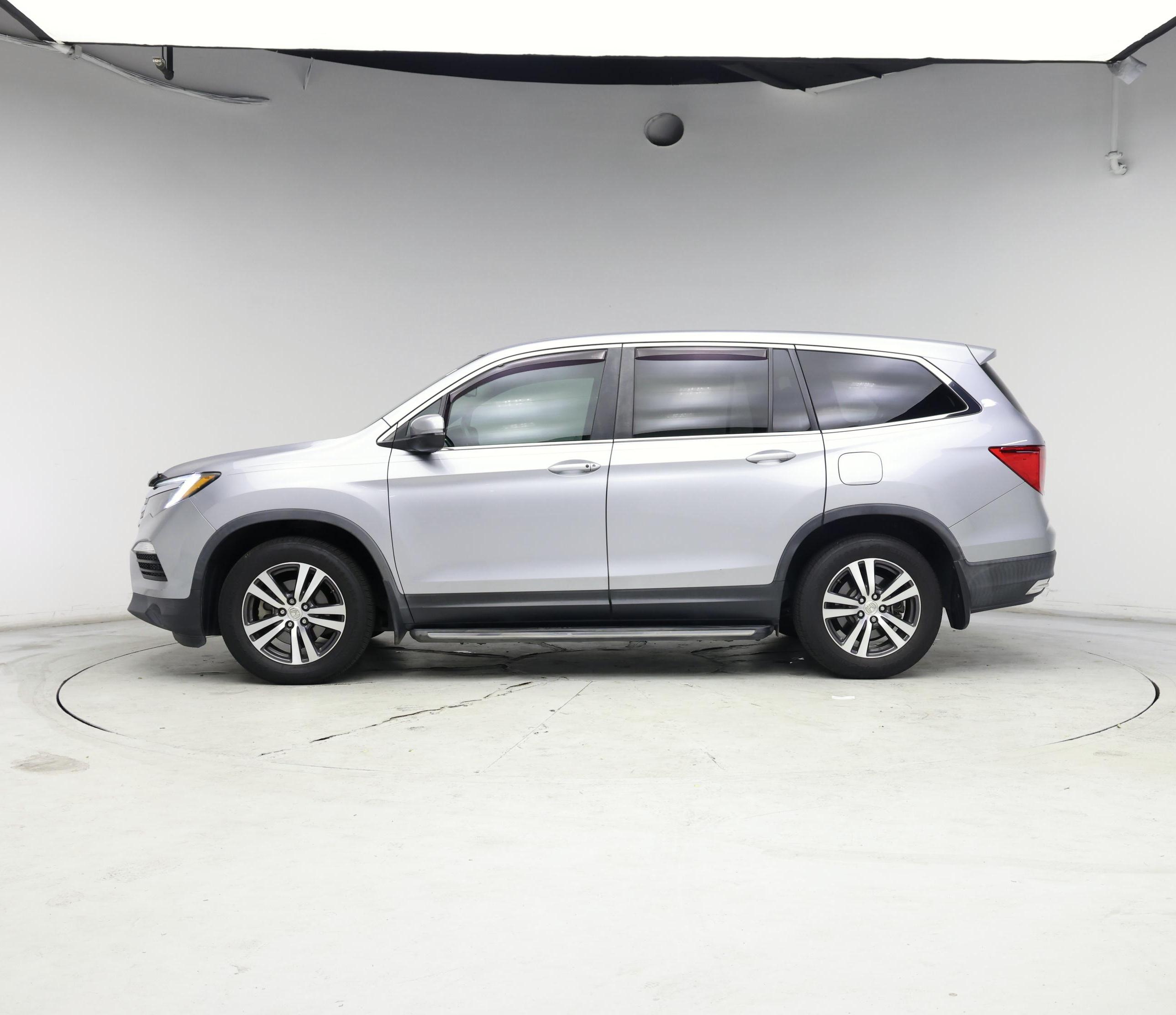 Thumbnail: 2018 Honda Pilot - 3