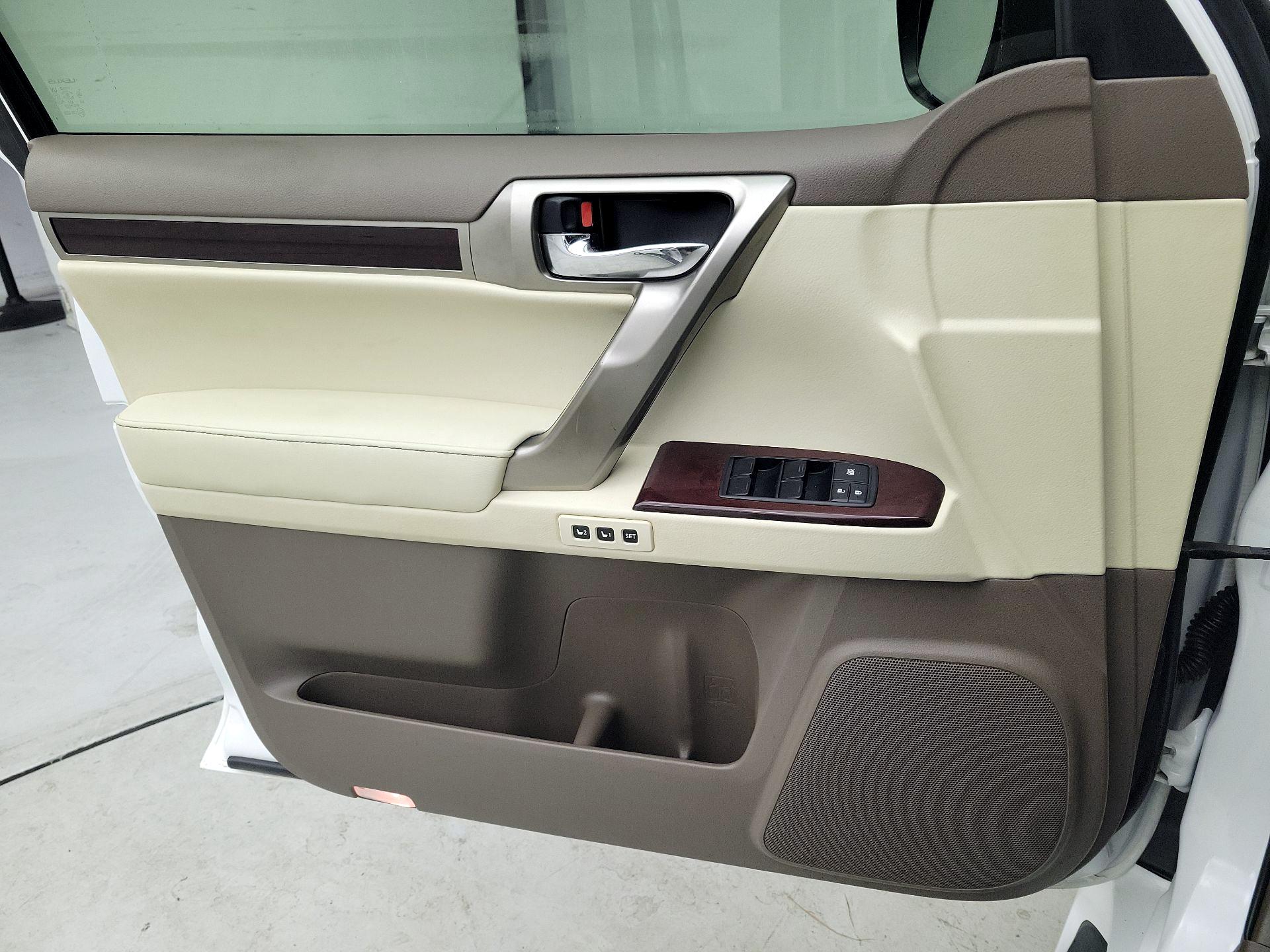 Thumbnail: 2015 Lexus GX - 12