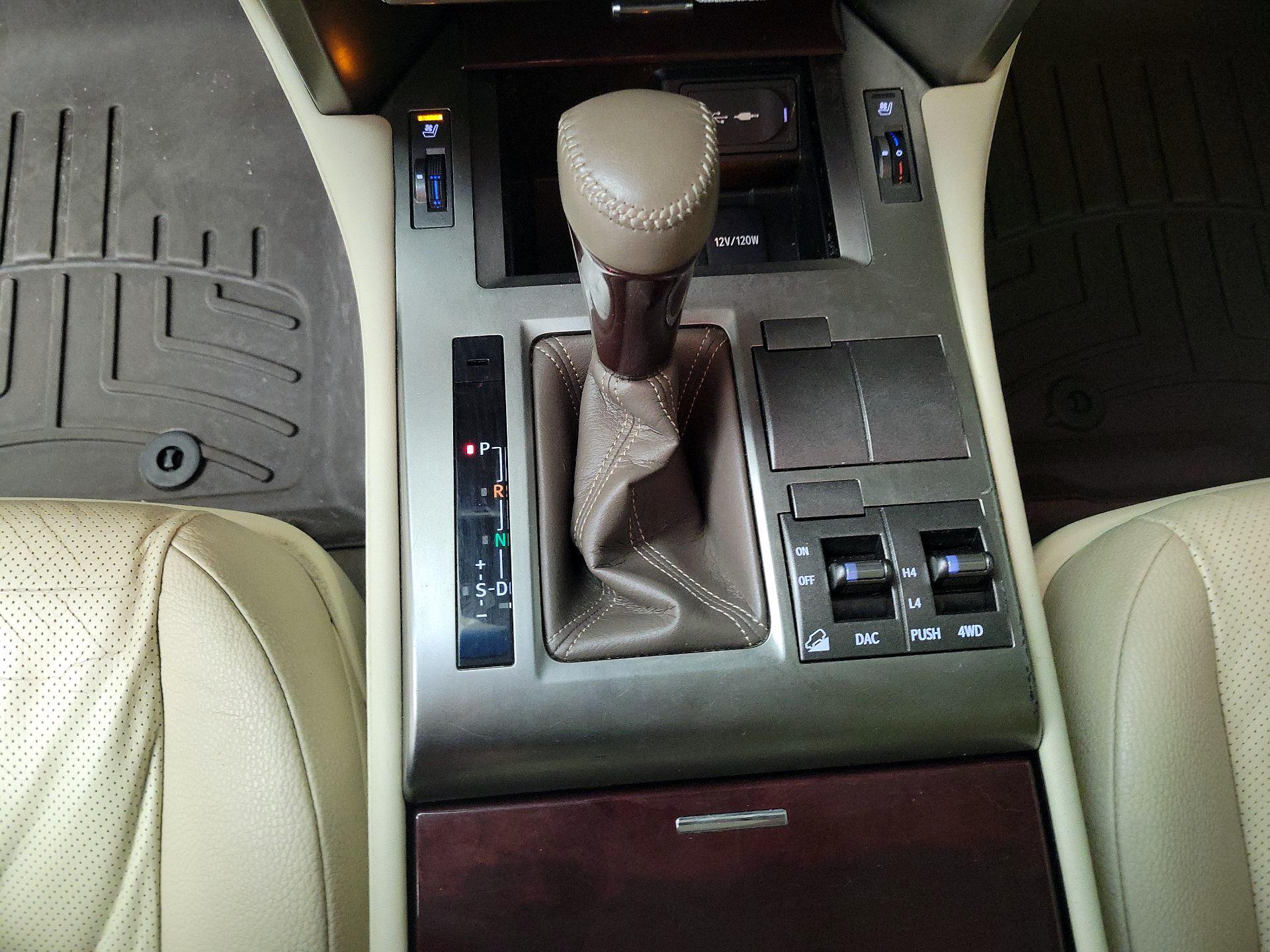 Thumbnail: 2015 Lexus GX - 18