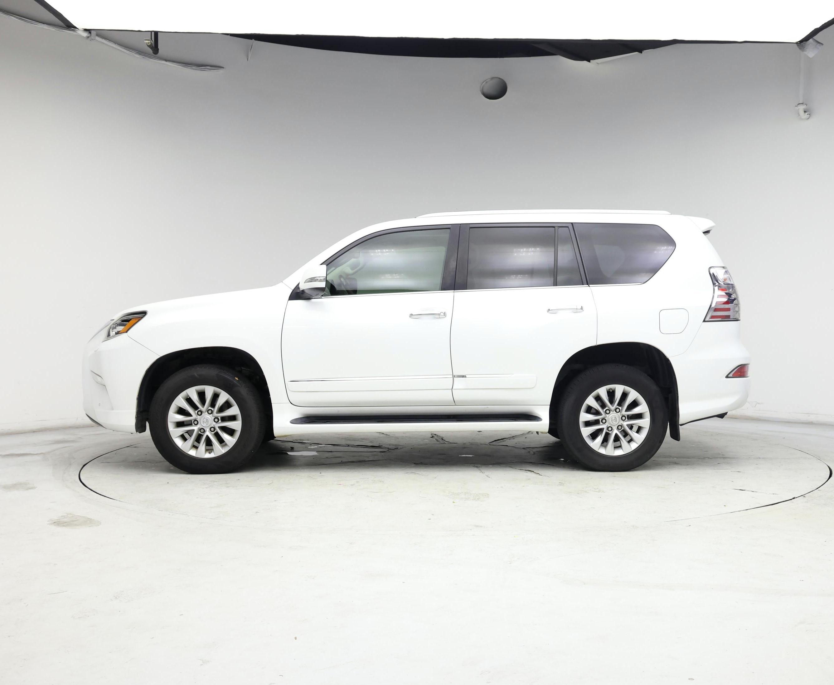 Thumbnail: 2015 Lexus GX - 3