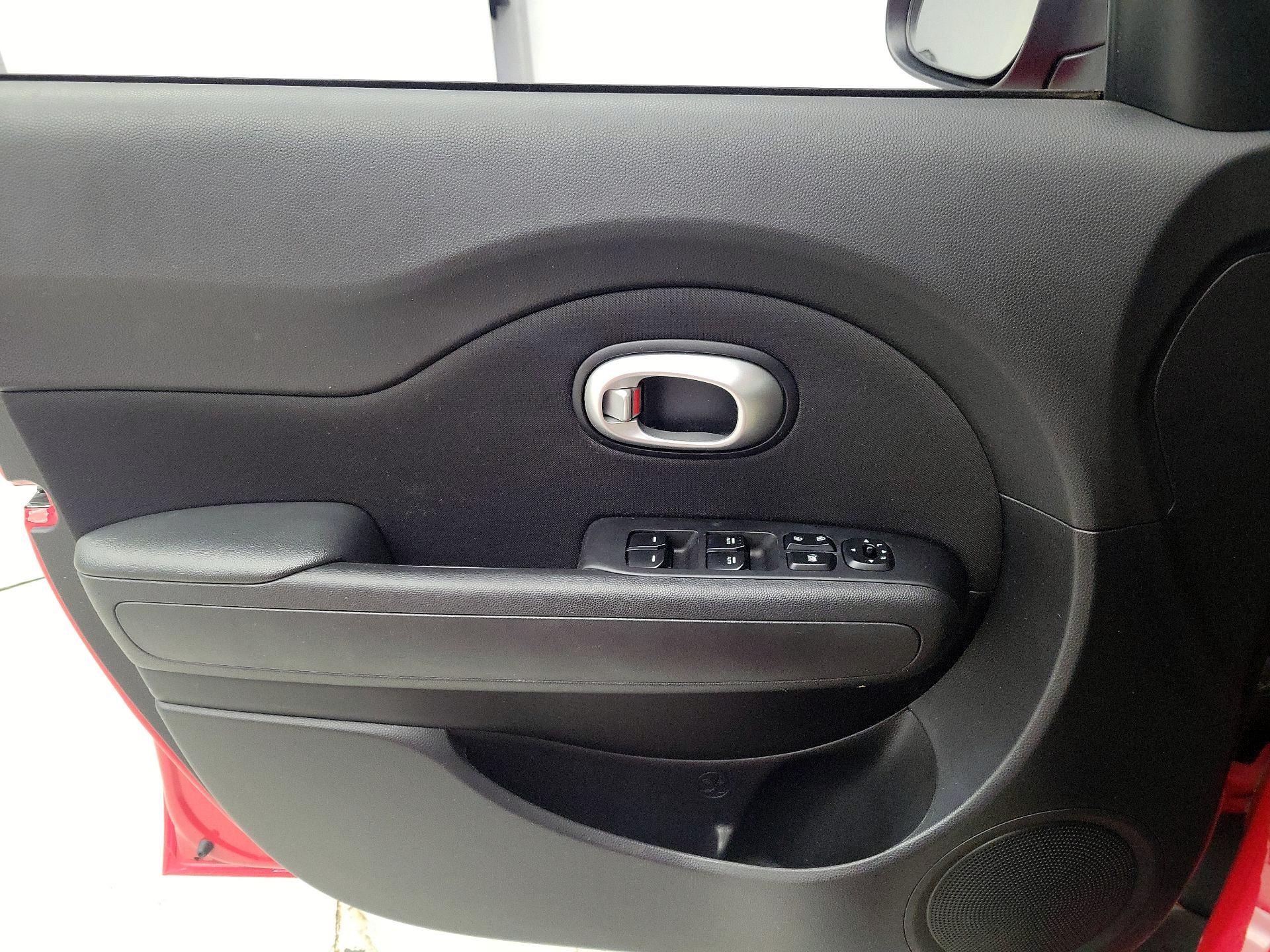 Thumbnail: 2015 Kia Soul - 12