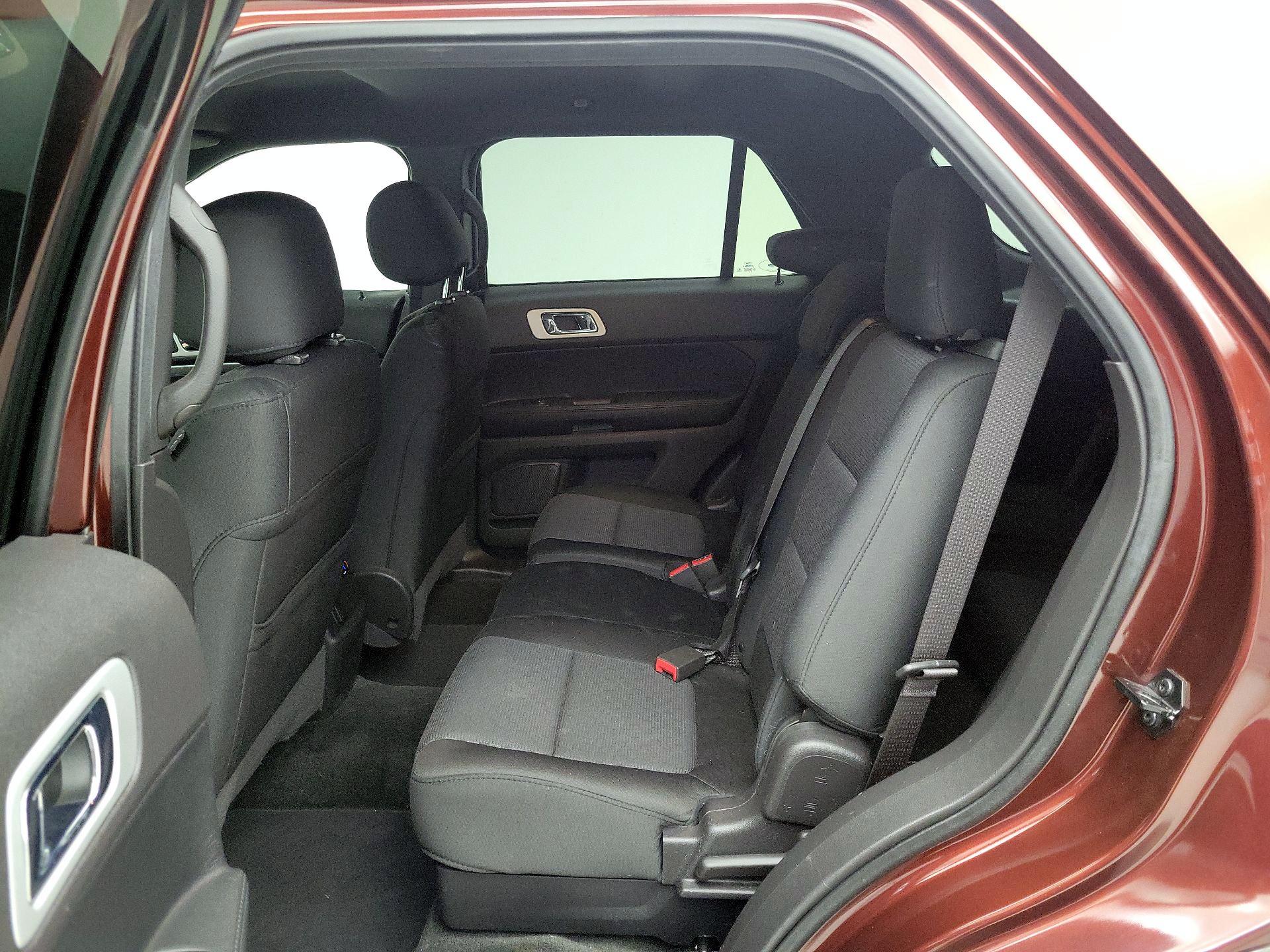 Thumbnail: 2015 Ford Explorer - 18