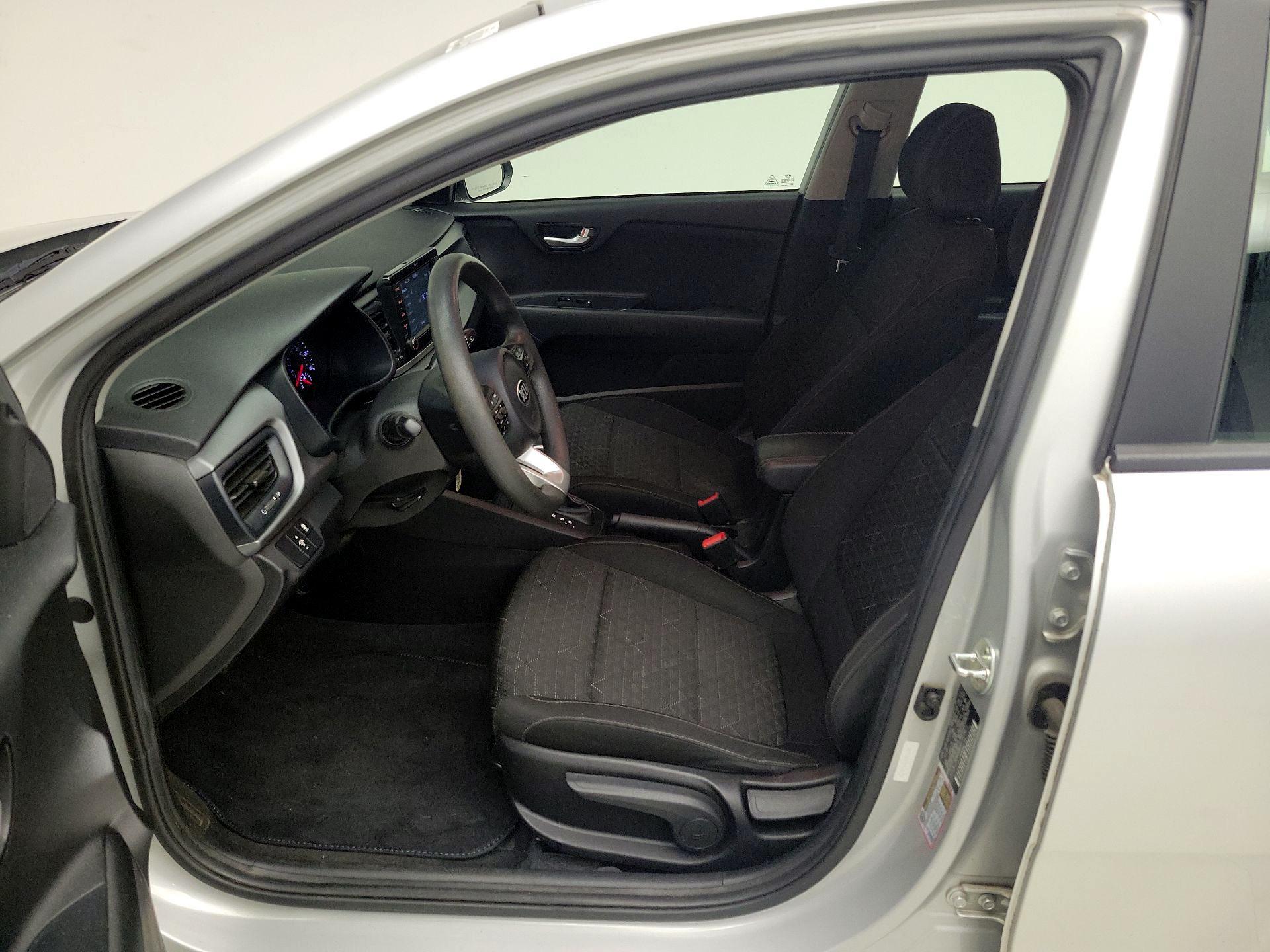 Thumbnail: 2019 Kia Rio - 11