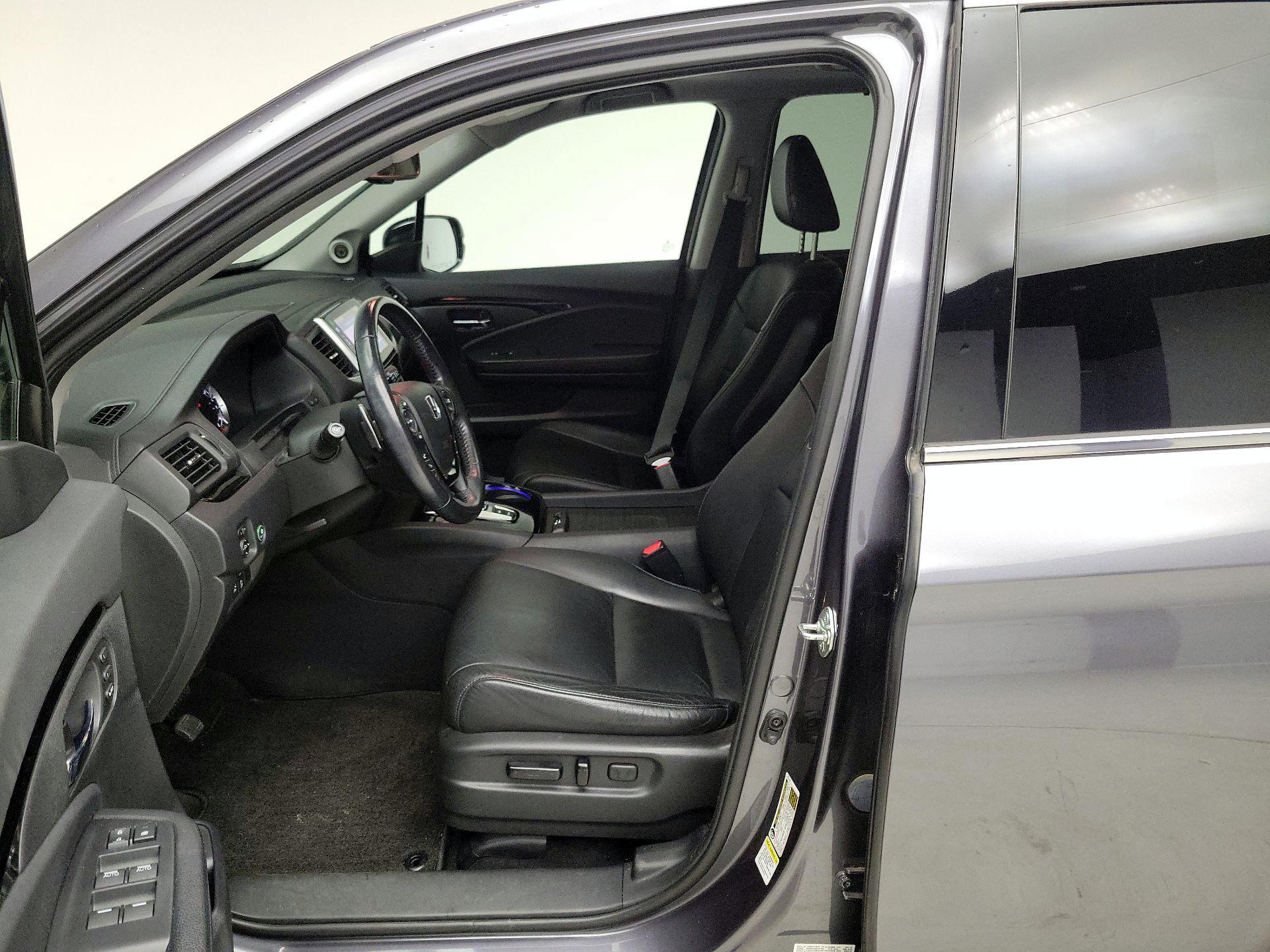 Thumbnail: 2016 Honda Pilot - 11