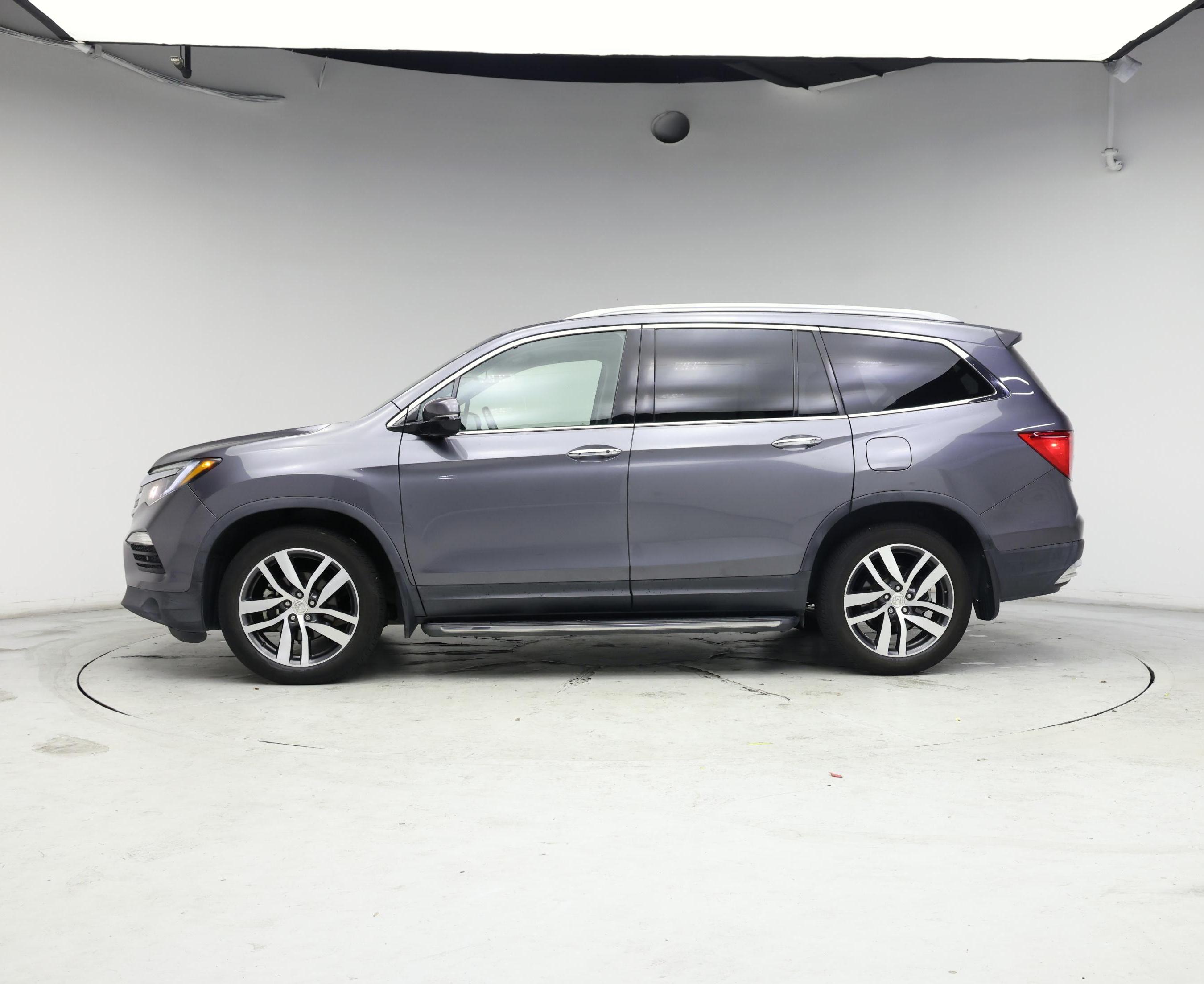 Thumbnail: 2016 Honda Pilot - 3
