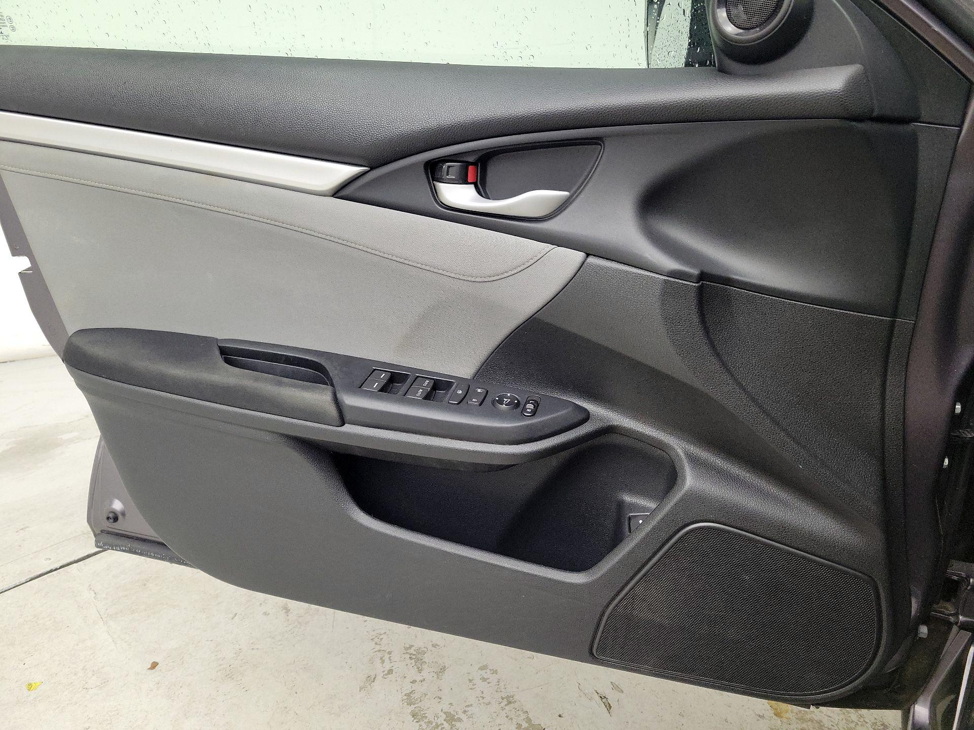 Thumbnail: 2016 Honda Civic - 12
