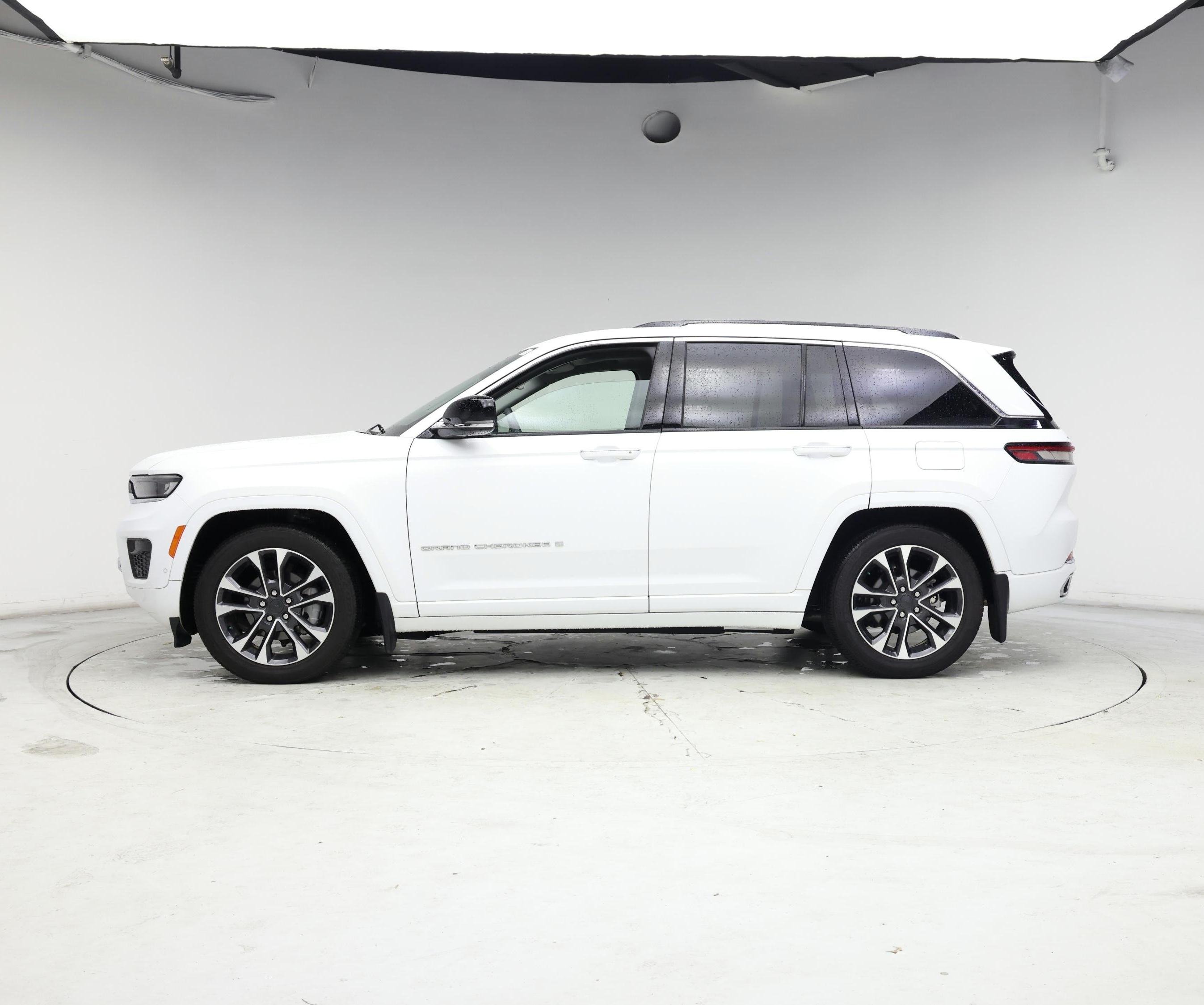 Thumbnail: 2023 Jeep Grand Cherokee - 3
