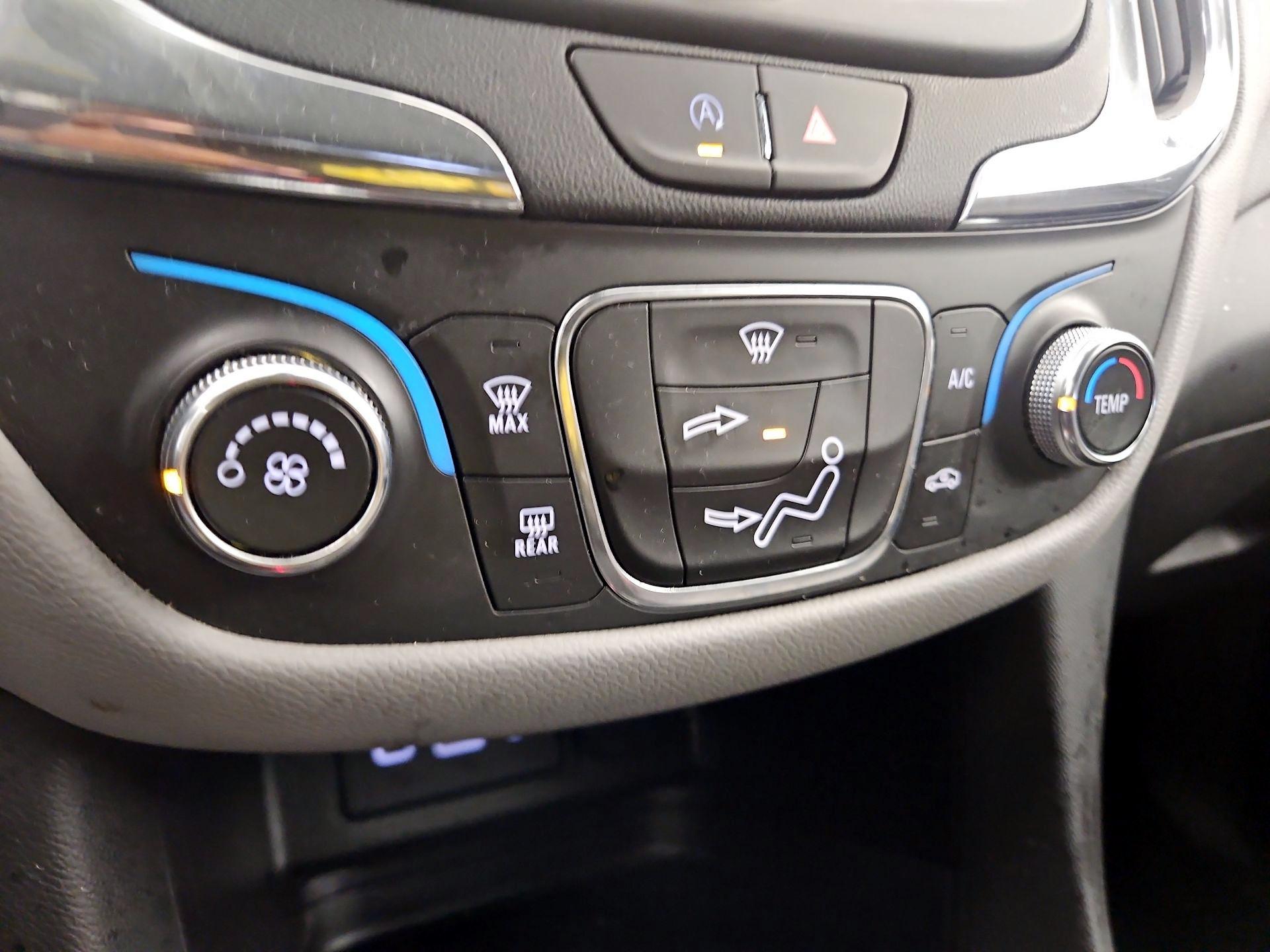 Thumbnail: 2022 Chevrolet Equinox - 16