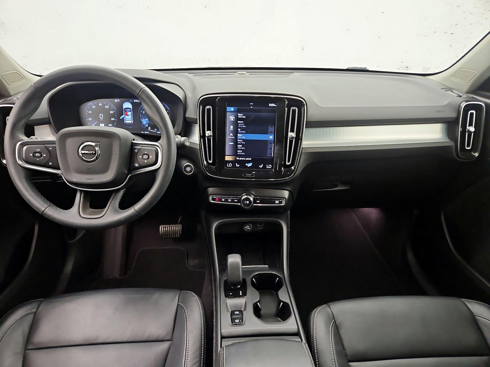 Thumbnail: 2022 Volvo XC40 - 9