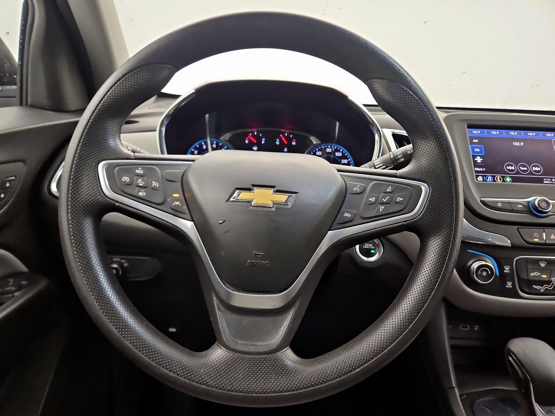 Thumbnail: 2022 Chevrolet Equinox - 10