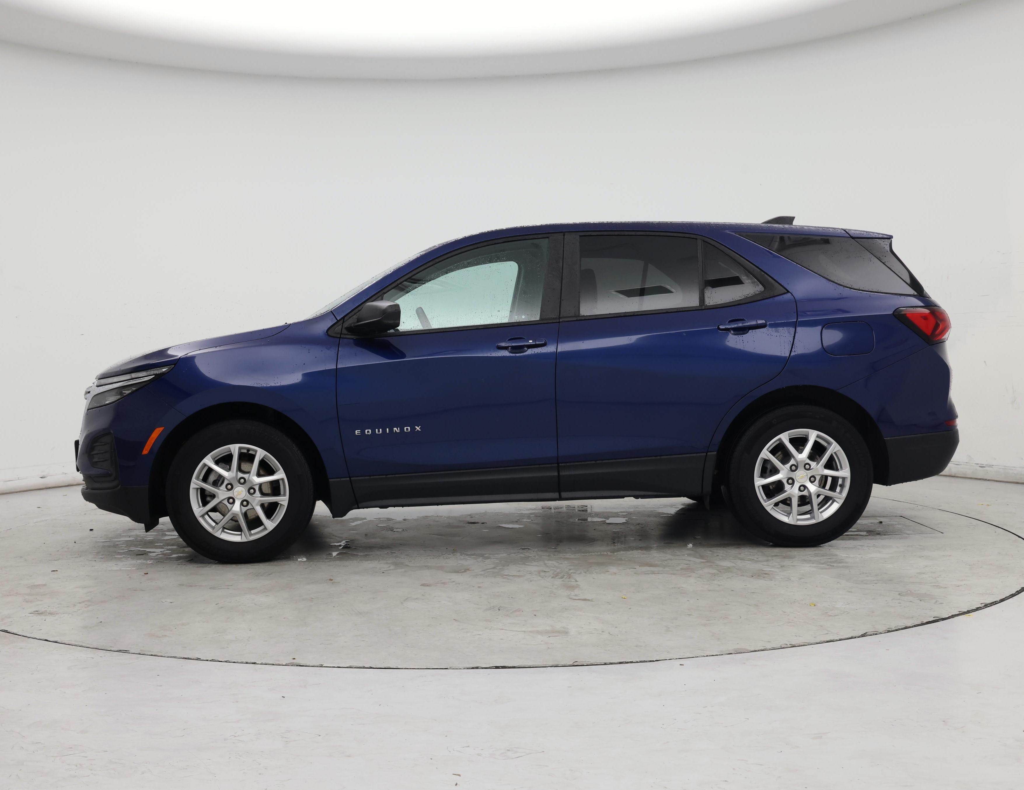 Thumbnail: 2022 Chevrolet Equinox - 3