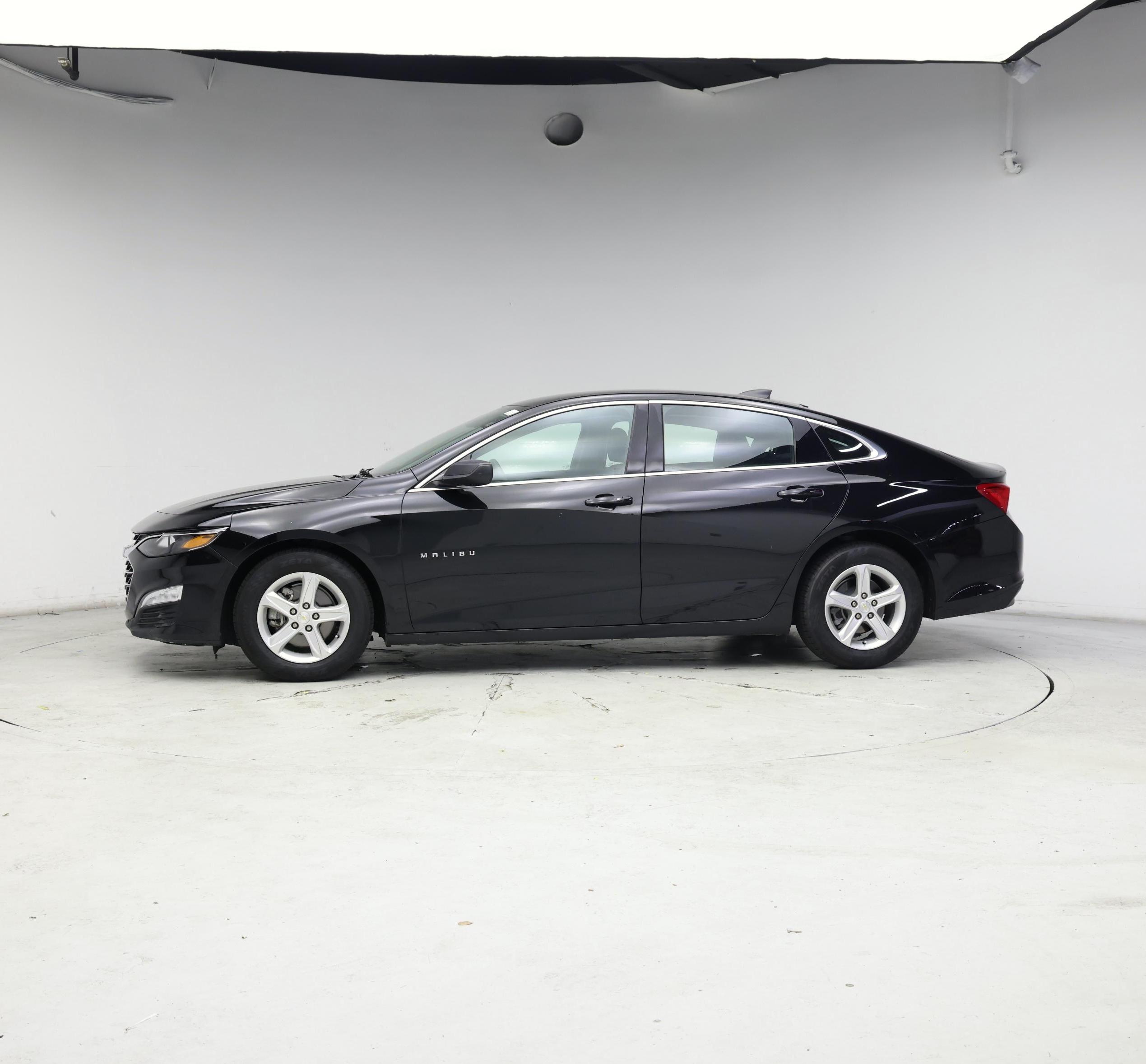 Thumbnail: 2022 Chevrolet Malibu - 3