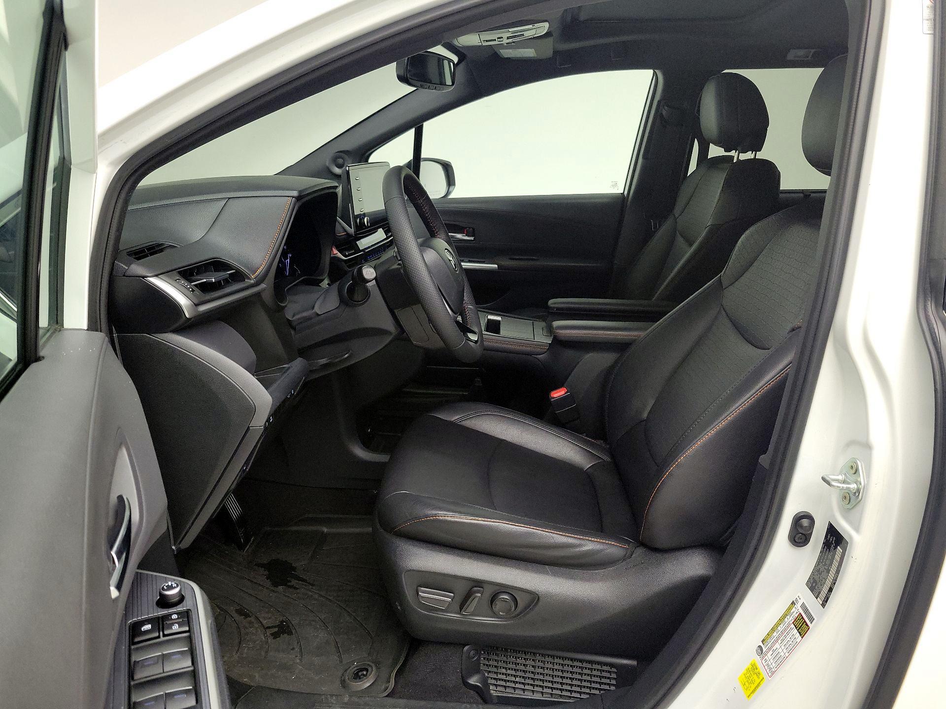 Thumbnail: 2023 Toyota Sienna - 11