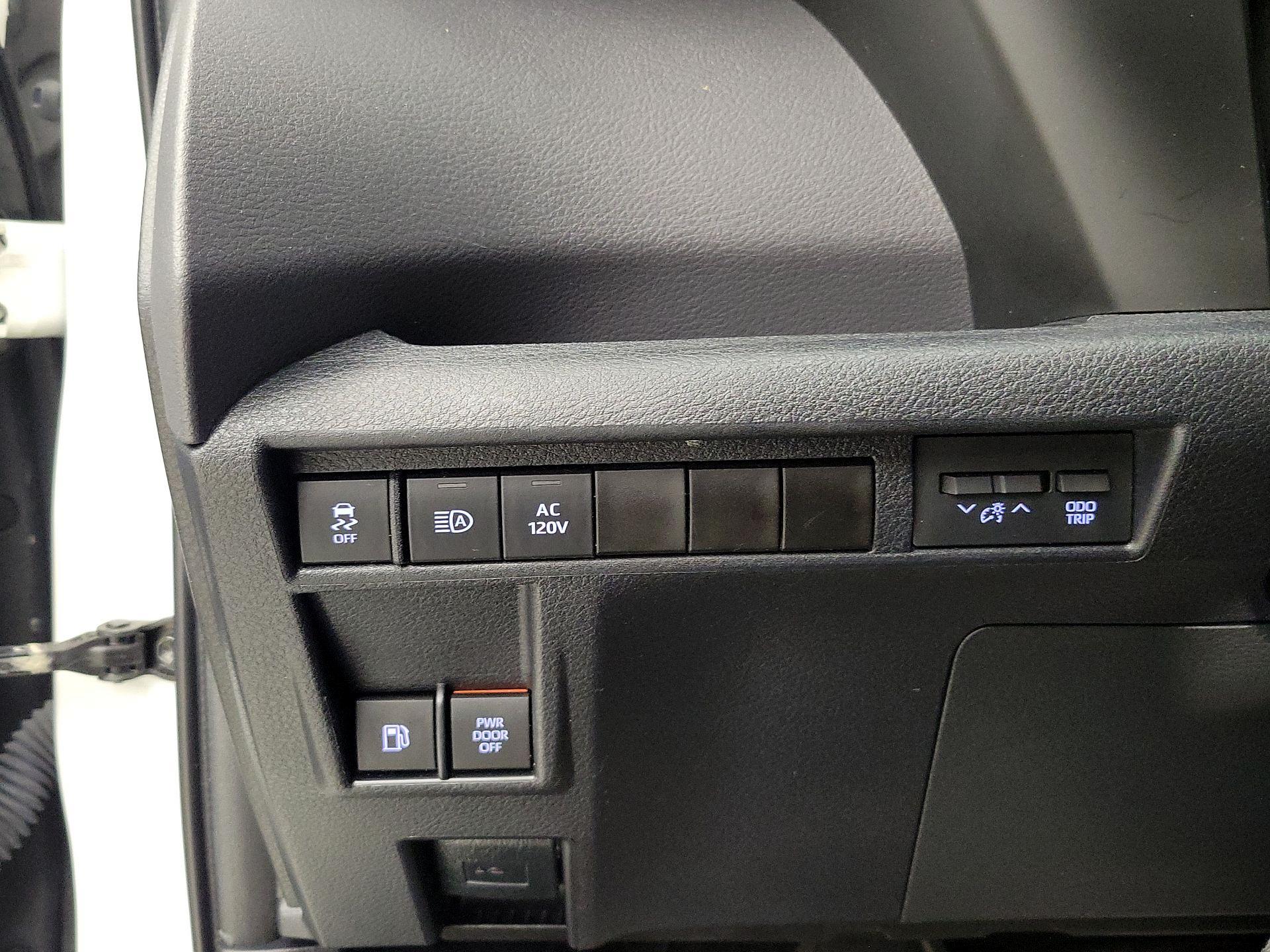 Thumbnail: 2023 Toyota Sienna - 13