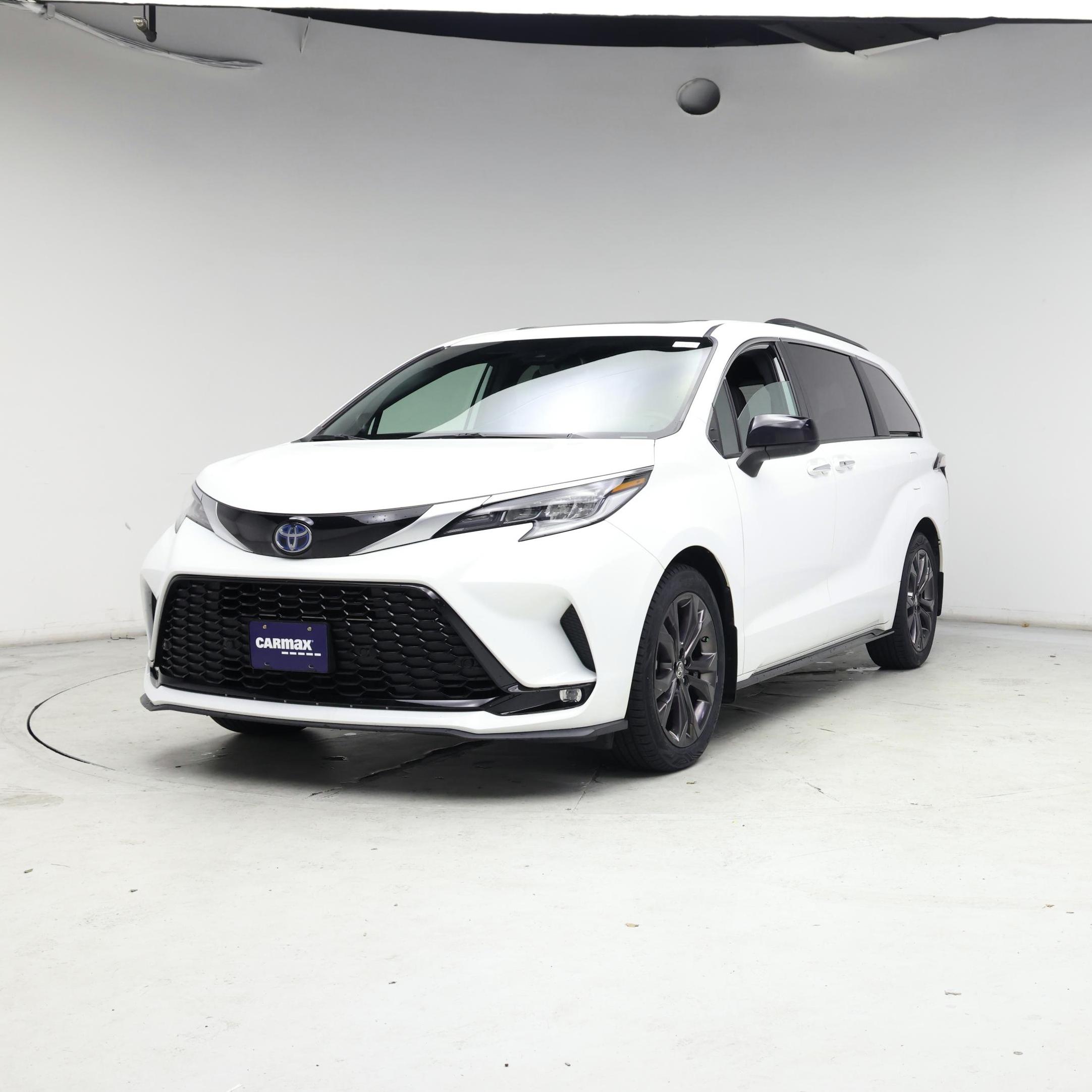 Thumbnail: 2023 Toyota Sienna - 4