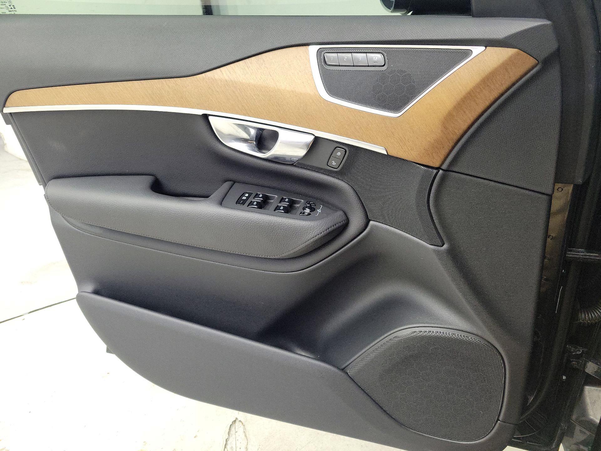 Thumbnail: 2021 Volvo XC90 - 12