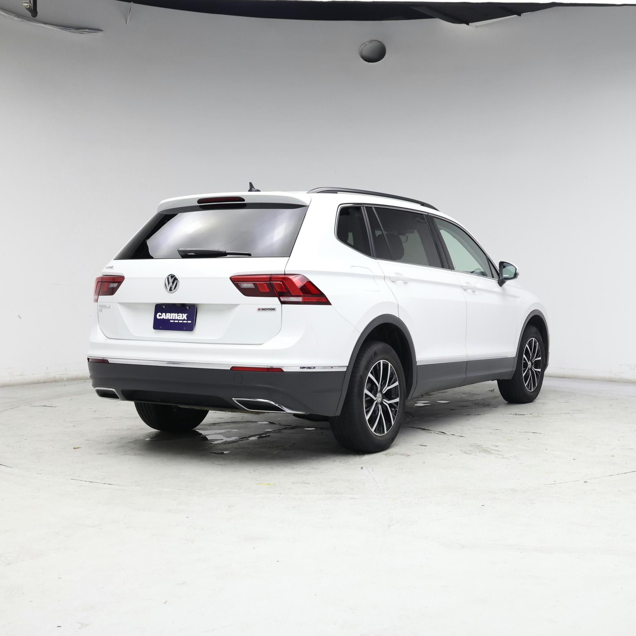 Thumbnail: 2021 Volkswagen Tiguan - 8