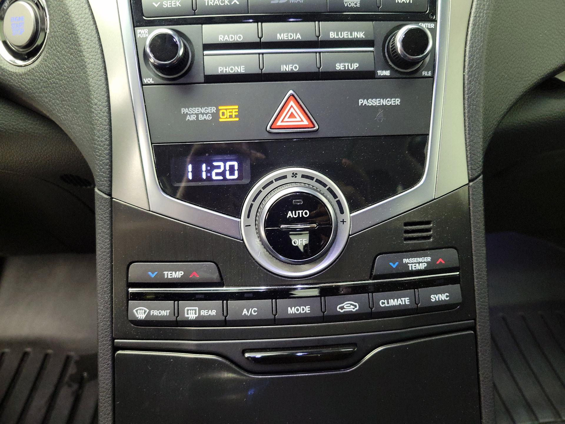 Thumbnail: 2016 Hyundai Azera - 17