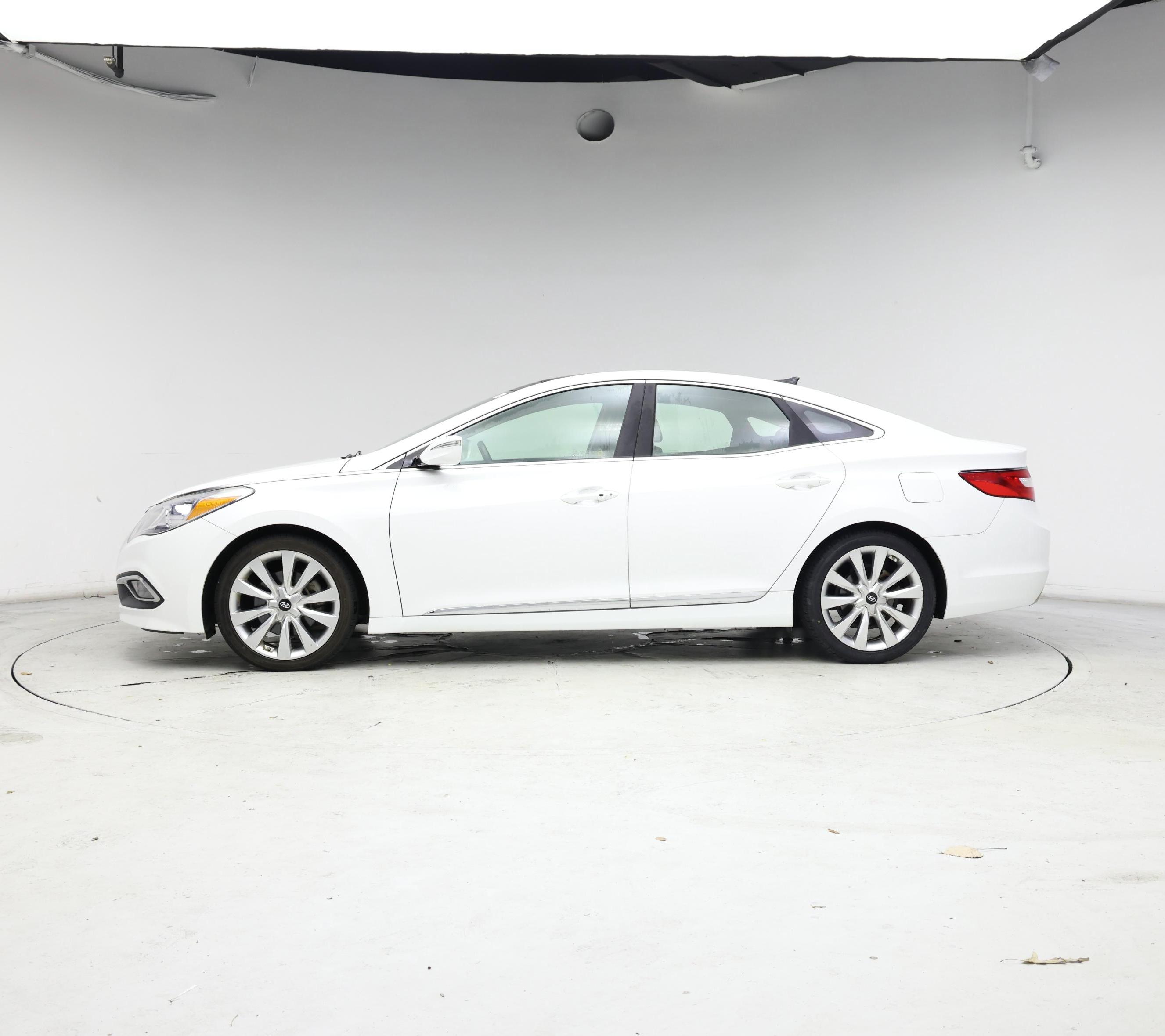 Thumbnail: 2016 Hyundai Azera - 3