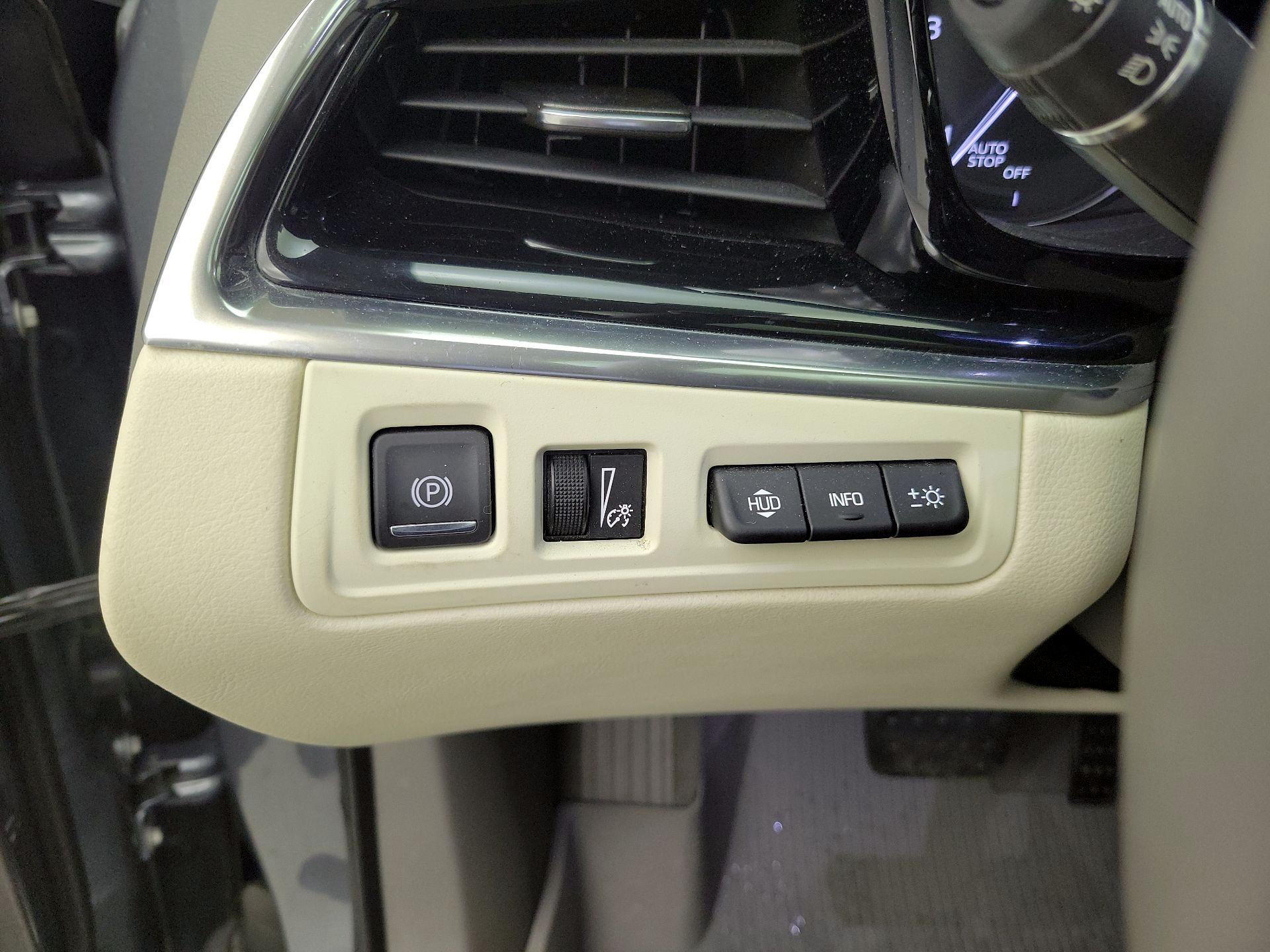 Thumbnail: 2020 Cadillac XT6 - 13