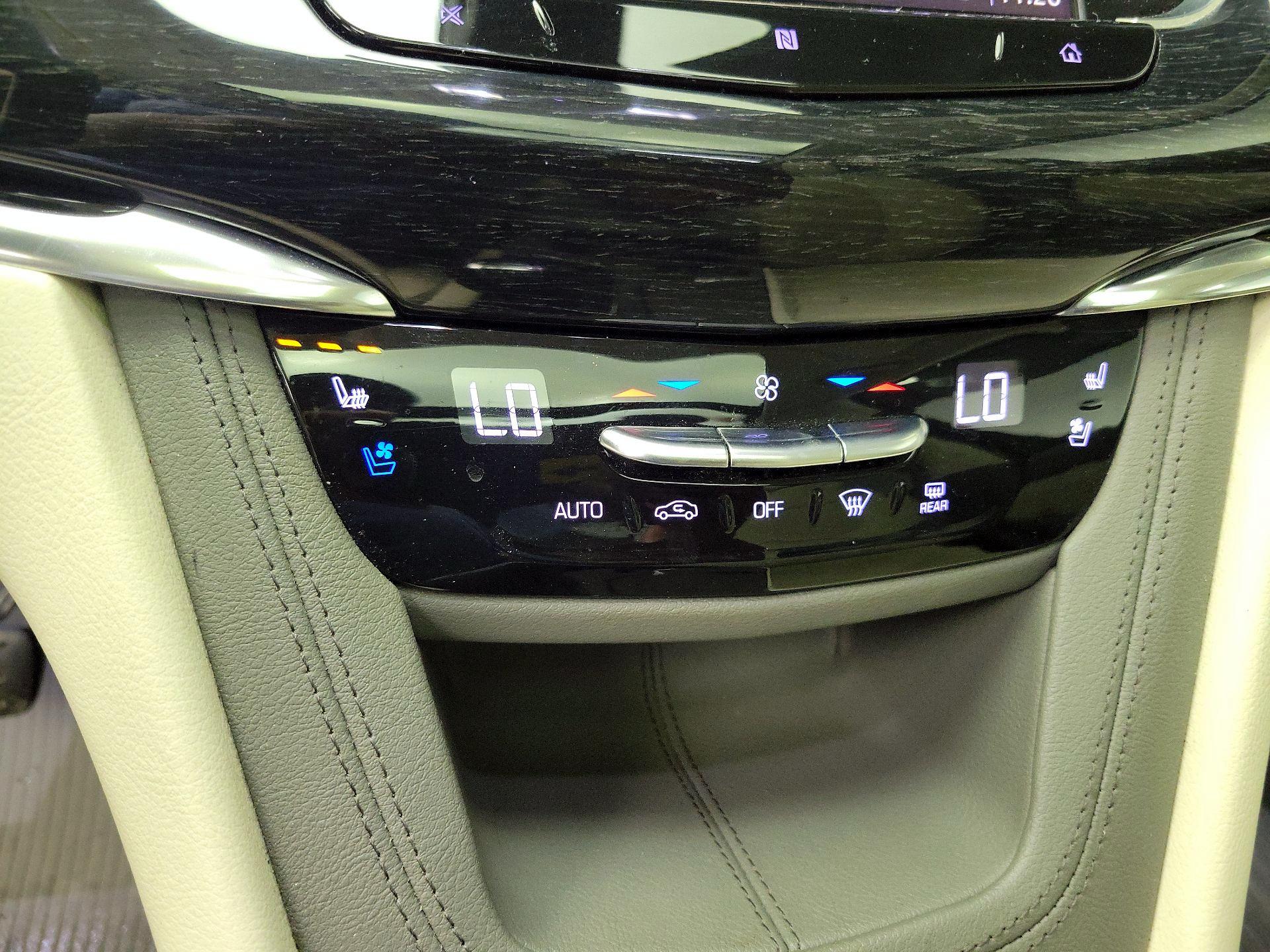 Thumbnail: 2020 Cadillac XT6 - 16