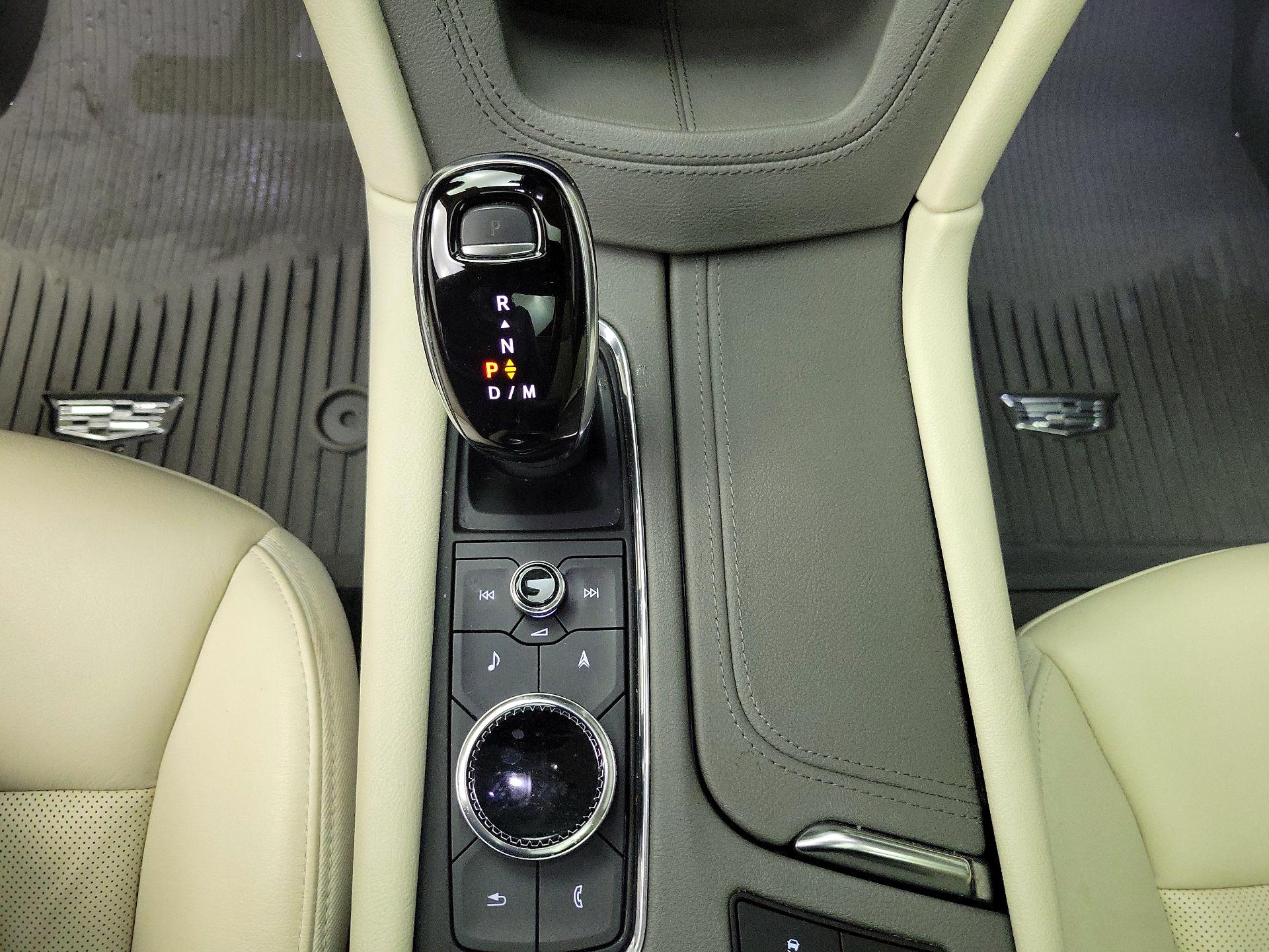 Thumbnail: 2020 Cadillac XT6 - 17