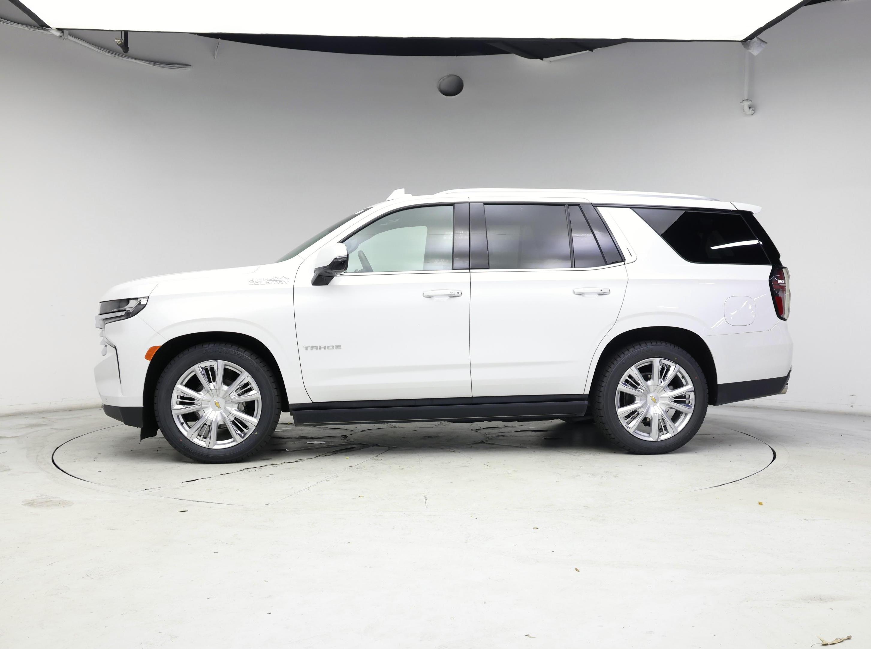 Thumbnail: 2023 Chevrolet Tahoe - 3