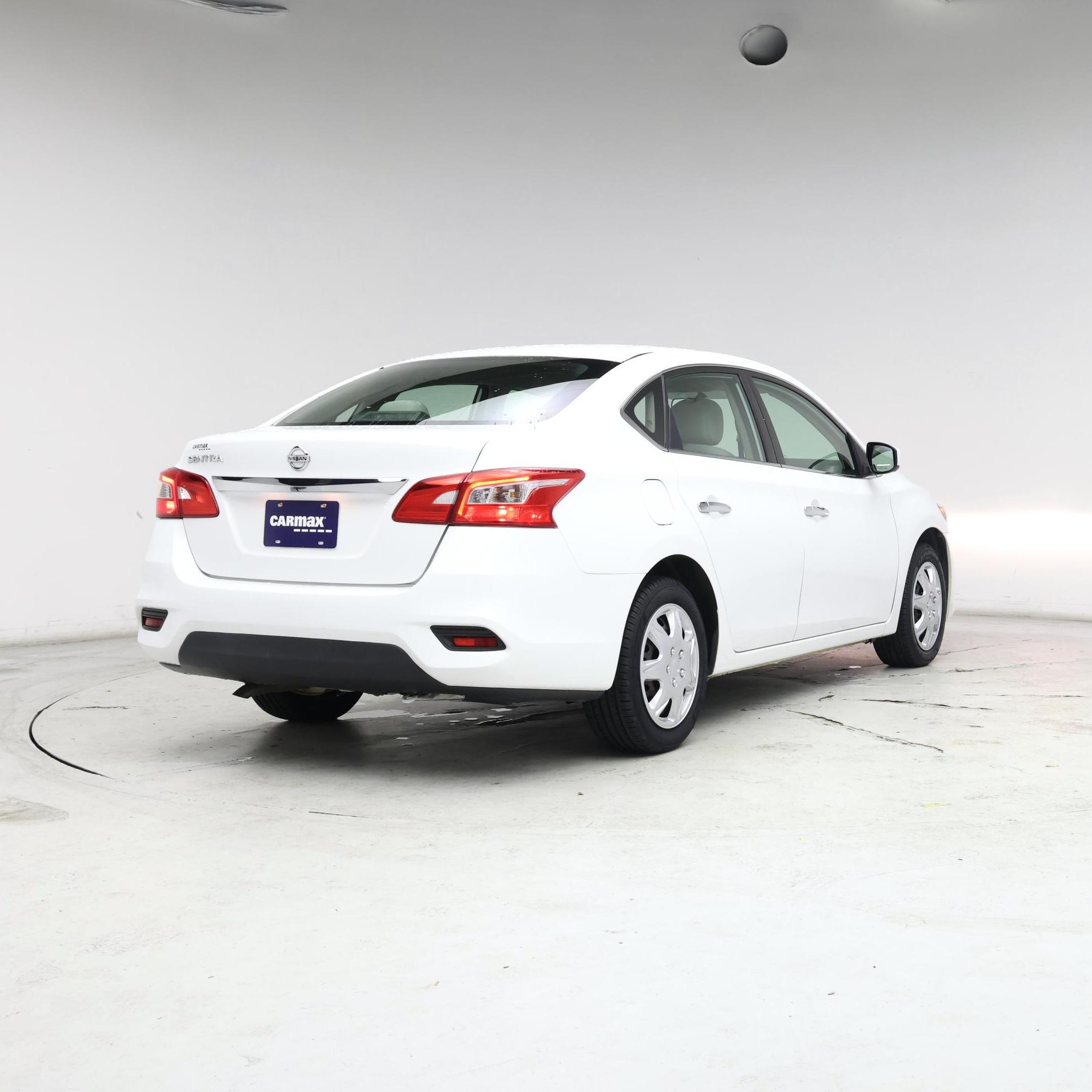 Thumbnail: 2017 Nissan Sentra - 8