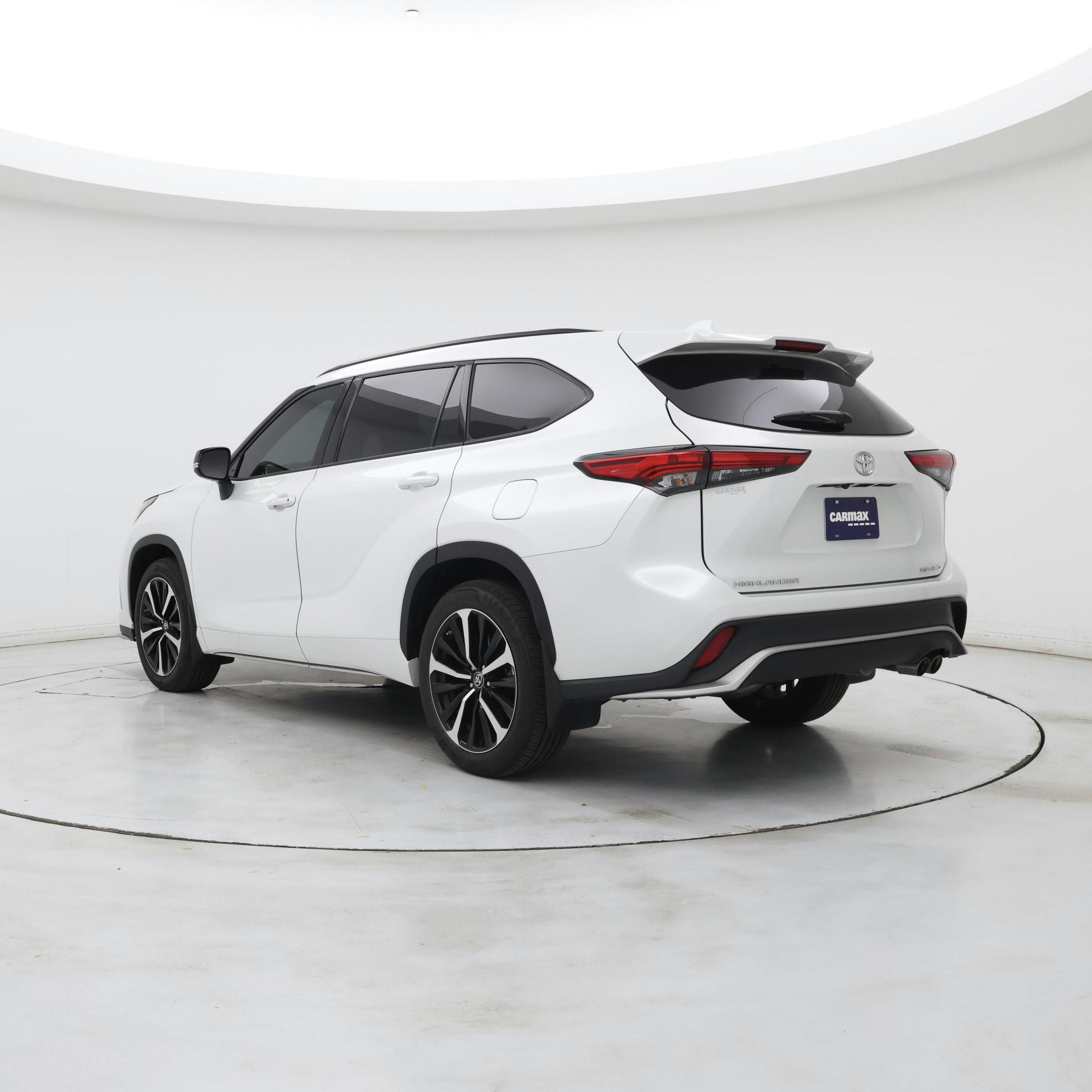 Thumbnail: 2022 Toyota Highlander - 2