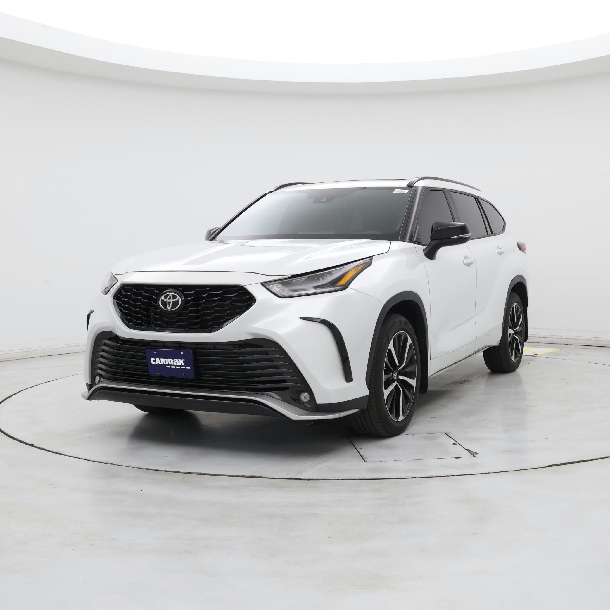 Thumbnail: 2022 Toyota Highlander - 4