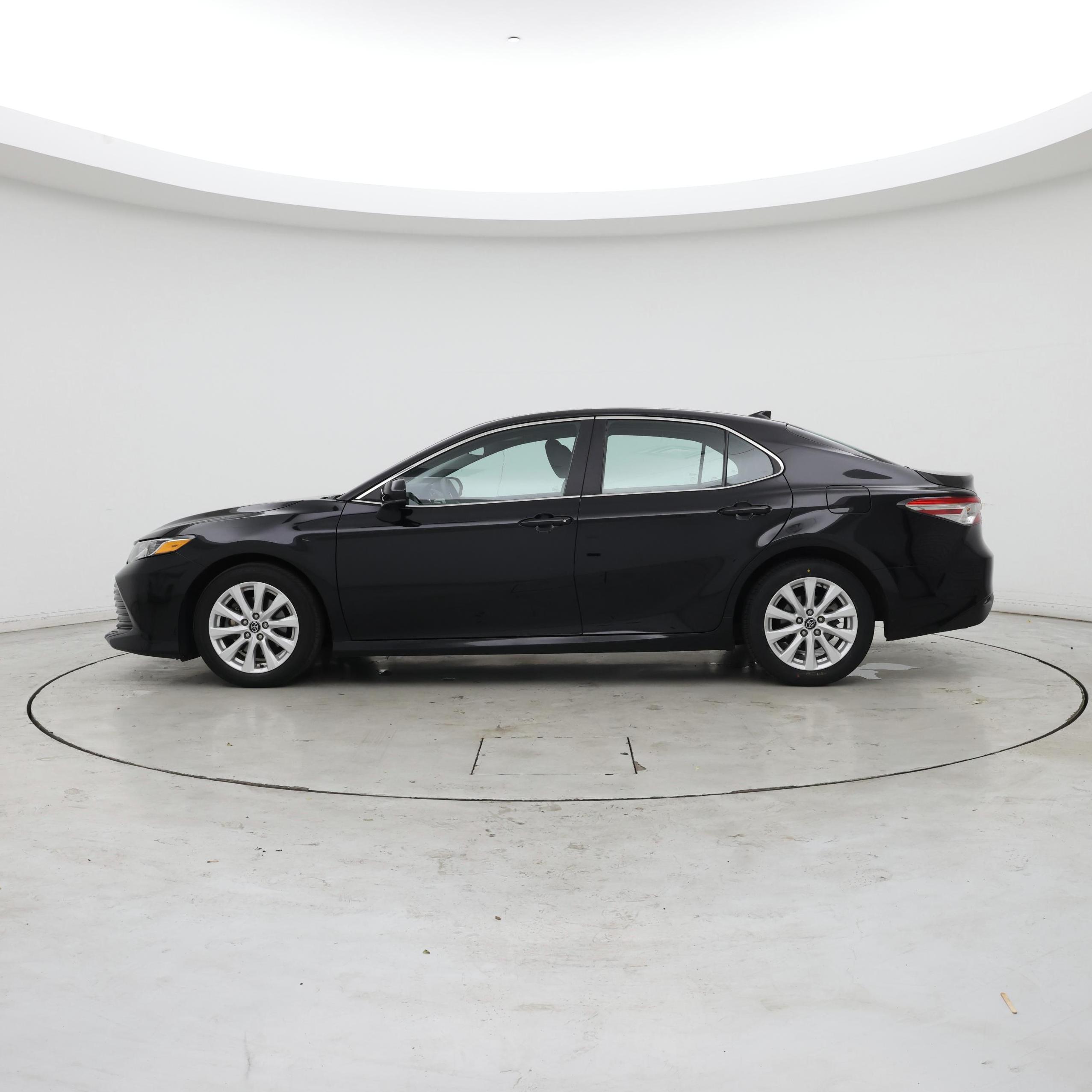Thumbnail: 2020 Toyota Camry - 3