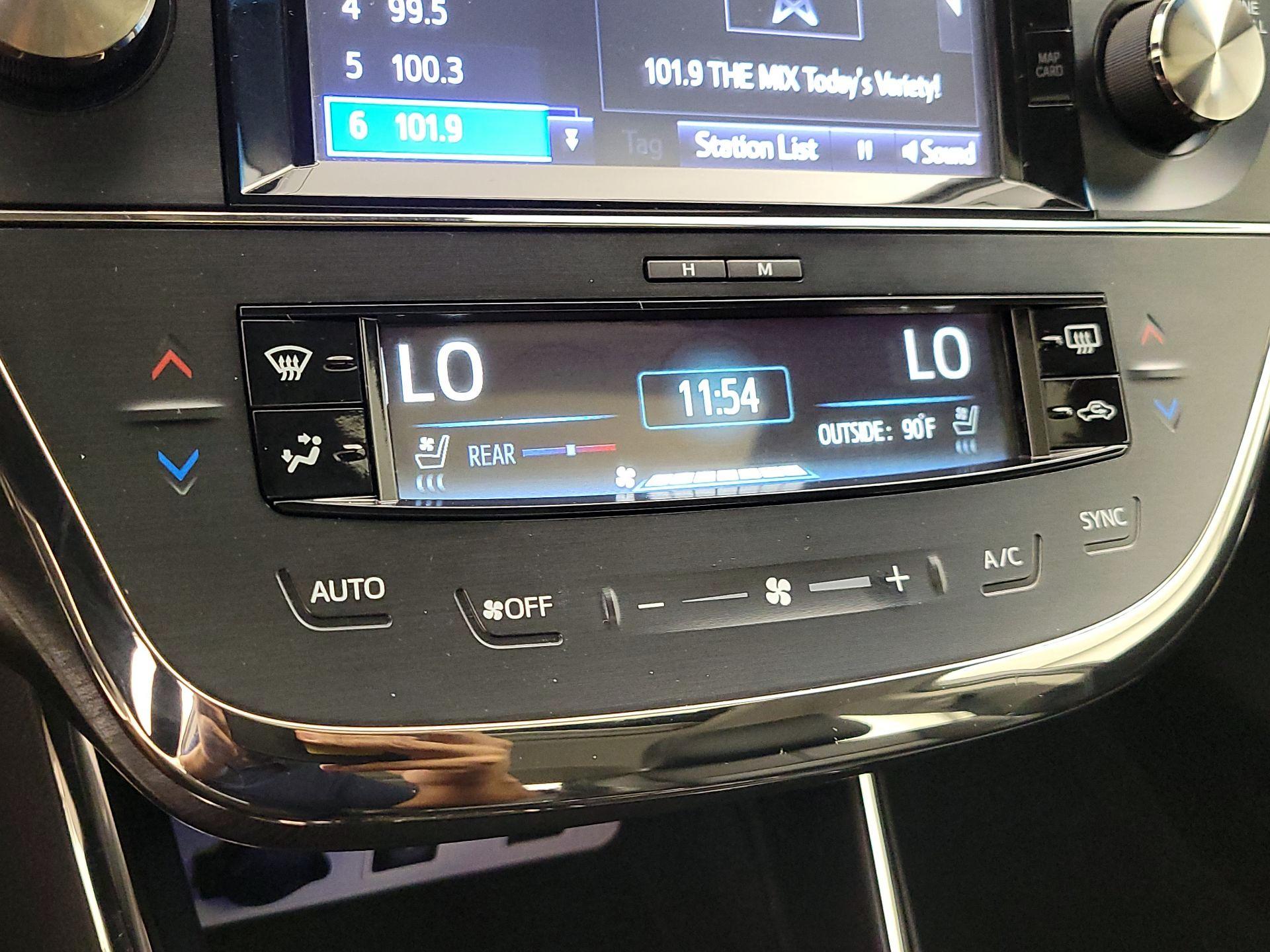 Thumbnail: 2016 Toyota Avalon - 16