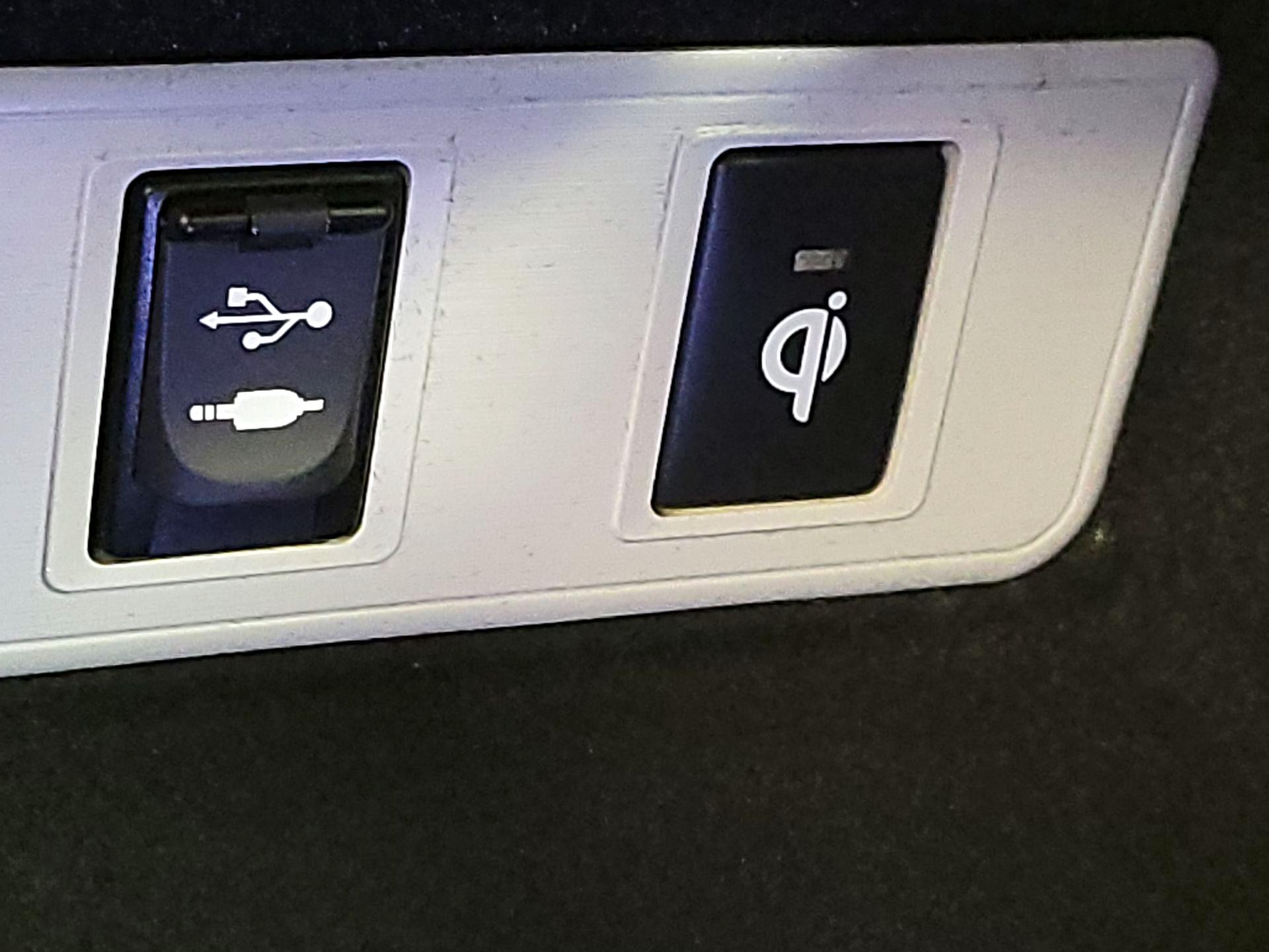 Thumbnail: 2016 Toyota Avalon - 18