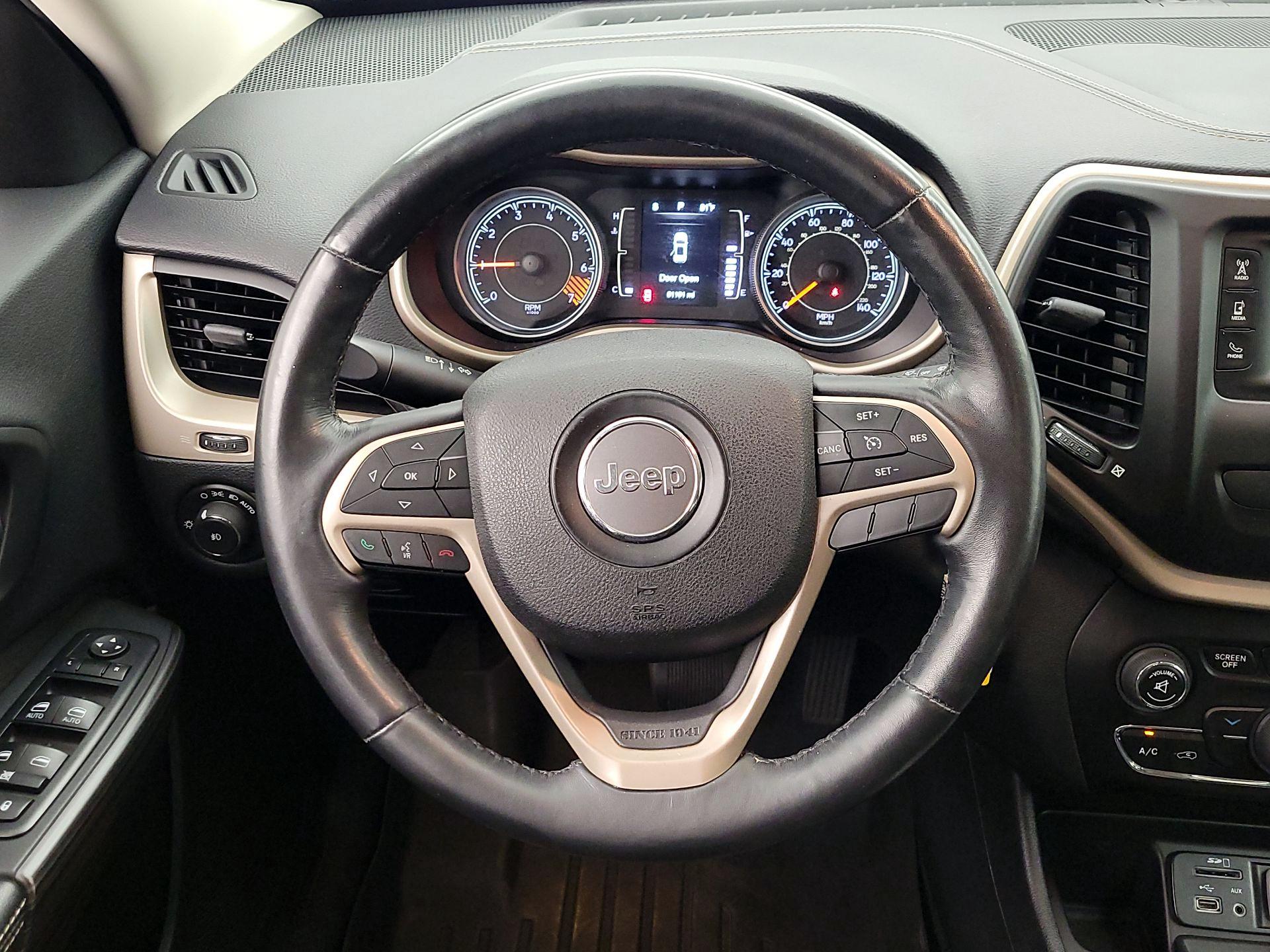 Thumbnail: 2015 Jeep Cherokee - 10