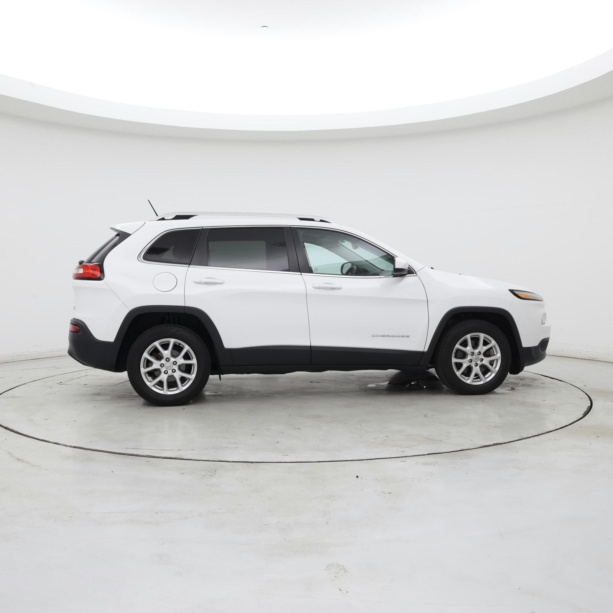 Thumbnail: 2015 Jeep Cherokee - 7