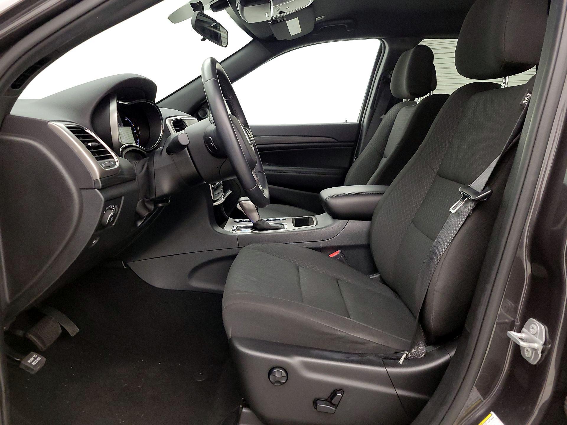 Thumbnail: 2019 Jeep Grand Cherokee - 11